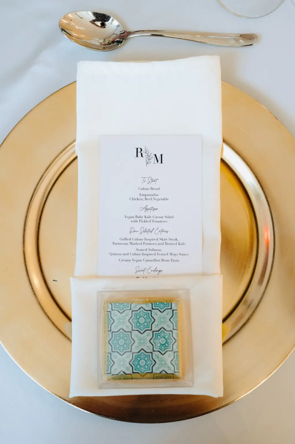 Personalized Wedding Reception Dinner Menu Card Ideas | Wedding Guest Cookie Gift Inspiration