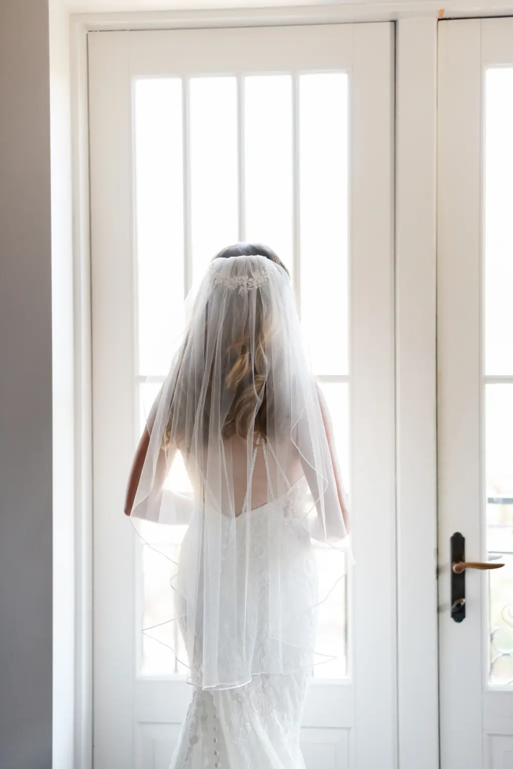 Bridal Portrait with Layered Veil | St. Petersburg Wedding Photographer Lifelong Photography | Hair and Makeup Artist Femme Akoi