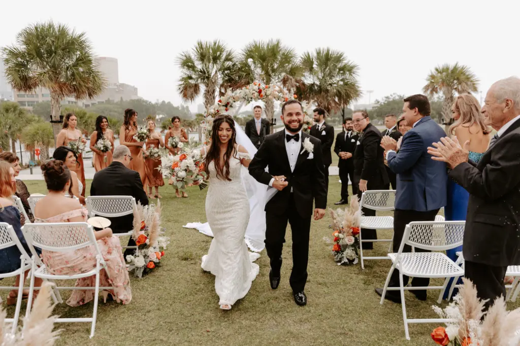 Bride and Groom Just Married Wedding Portrait | Tampa Bay Planner Breezin Weddings