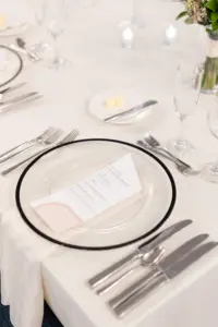 Modern Black Rimmed Glass Charger | Wedding Reception Tablescape Decor Ideas