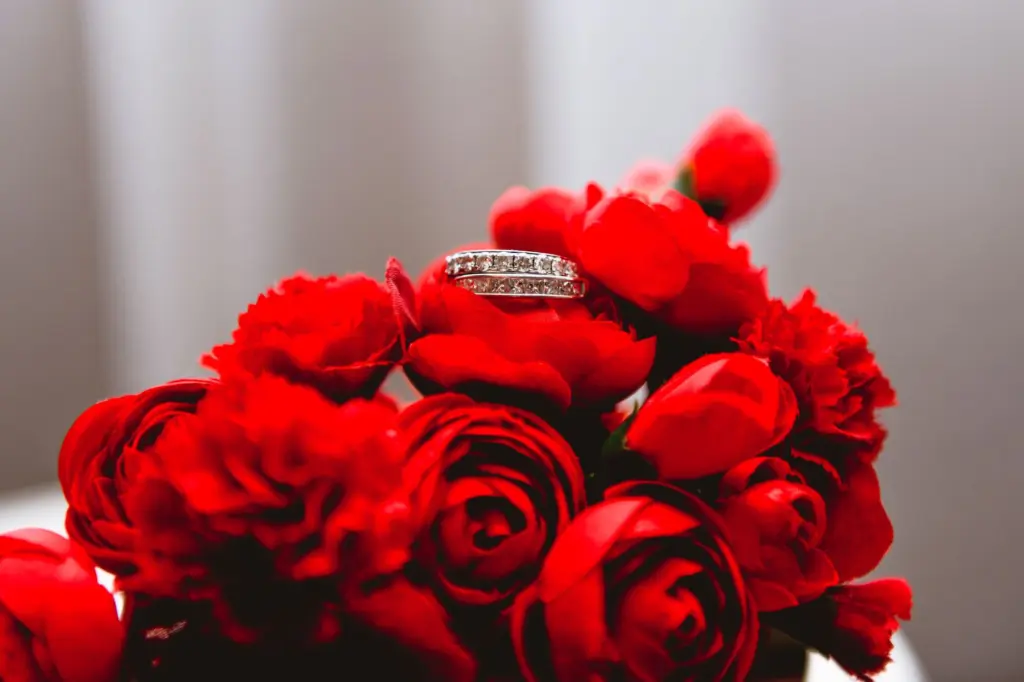 Silver Diamond Wedding Bands in Red Roses