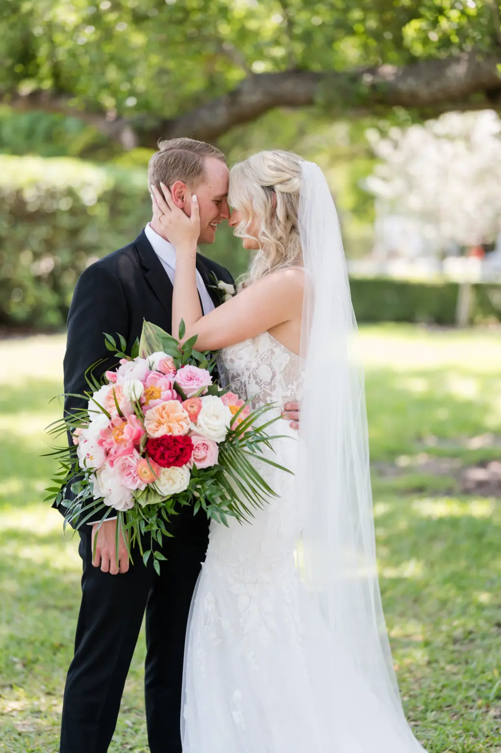 Intimate Bride and Groom Wedding Portrait | Tampa Planner EventFull Weddings | Photographer Amanda Zabrocki Photography