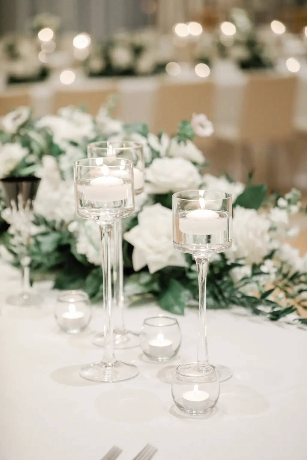 Floating Candle Centerpiece Decor for White Wedding Reception Ideas