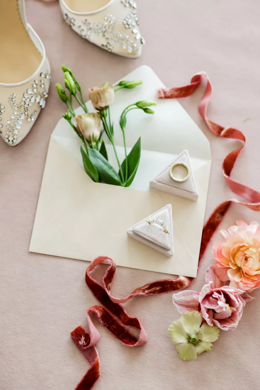 White Triangle Wedding Ring Box Ideas | Emerald Diamond Engagement Ring Inspiration
