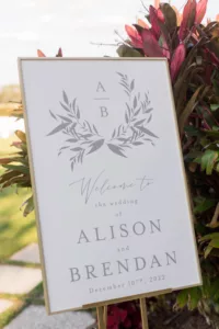 White and Gold Welcome Wedding Ceremony Sign Ideas