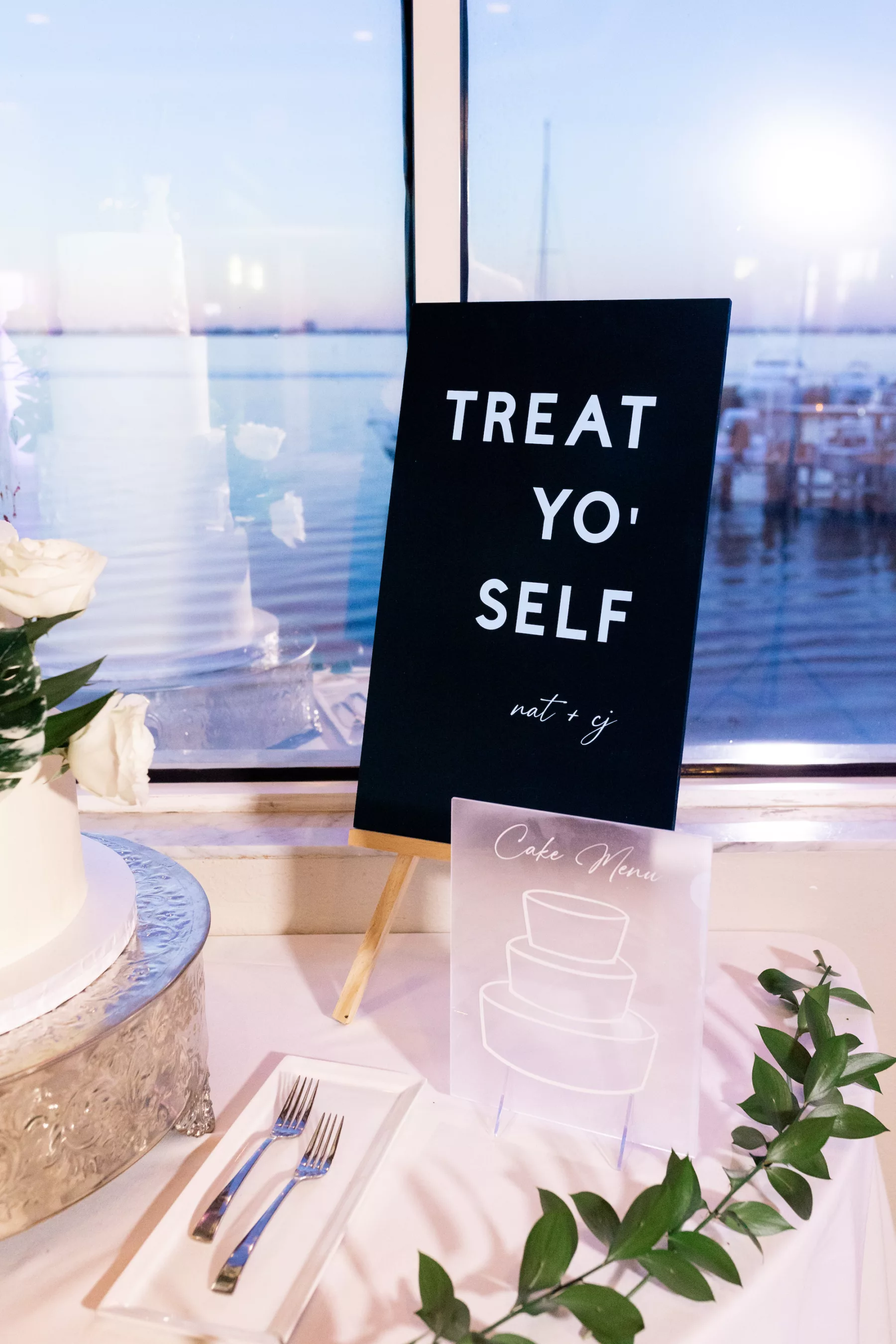 Modern Treat Yo' Self Black and White Sign with Frosted Acrylic Cake Menu Sign | Tropical Wedding Reception Cake Table Decor Ideas