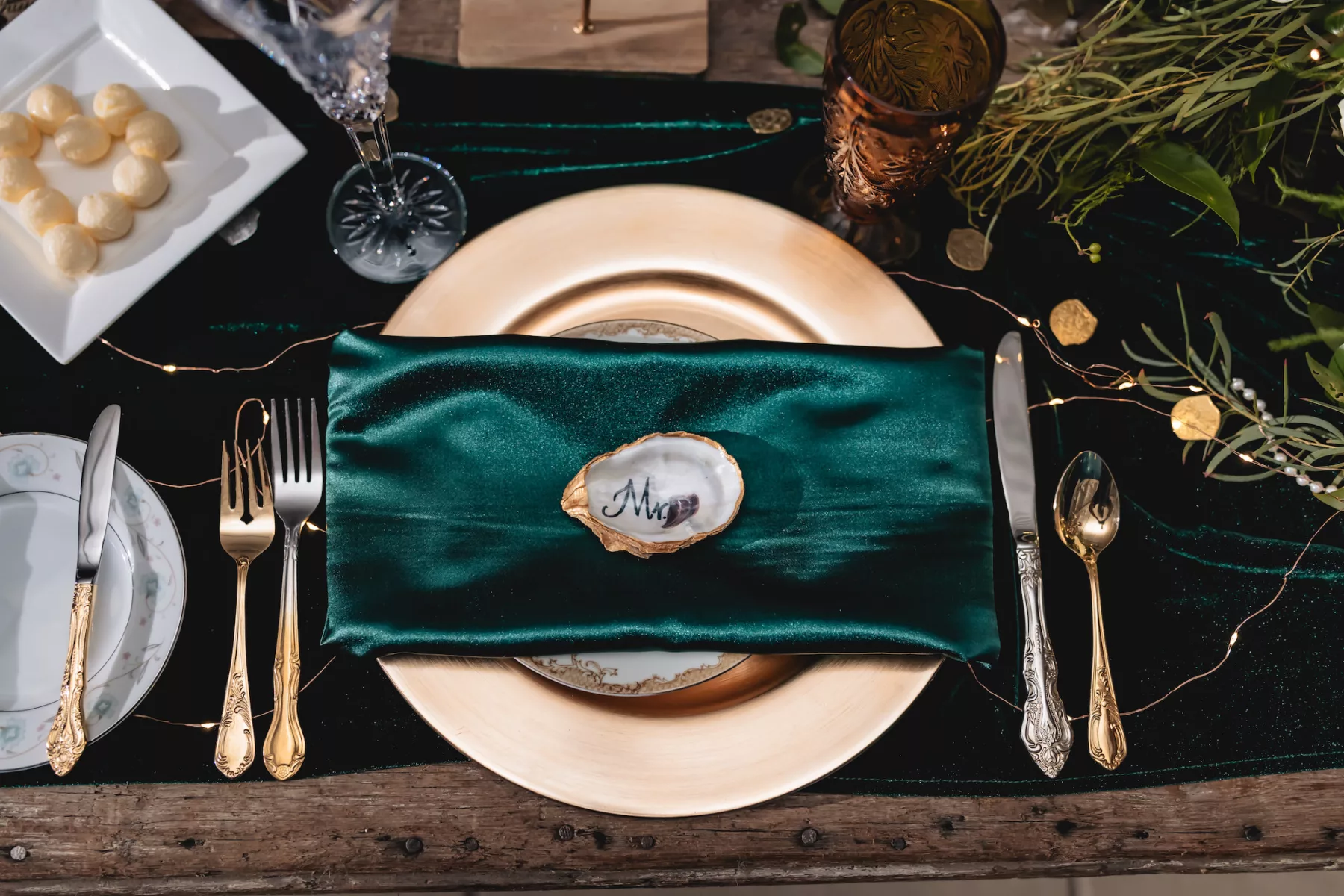 Emerald Green and Gold Nautical Wedding Reception Place Setting Inspiration | Oyster Place card Ideas