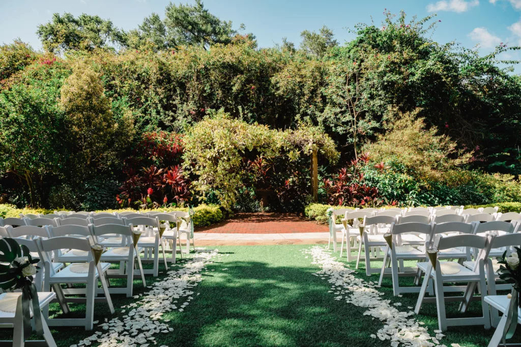 Outdoor Garden Wedding Ceremony Ideas | St. Petersburg Florida Outdoor Event Venue Sunken Gardens