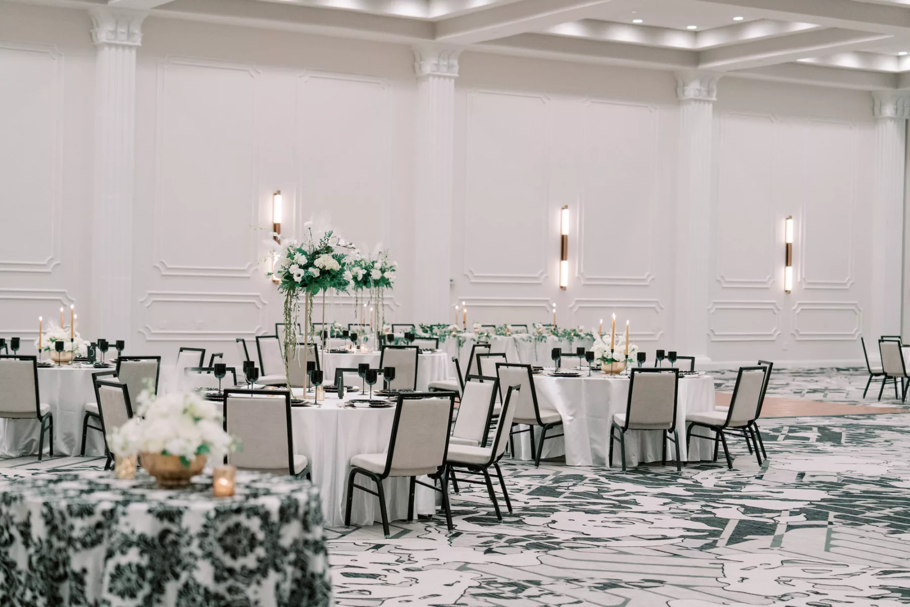 Modern Black, White, and Gold Floridan Ballroom Wedding Reception Inspiration | Tampa Bay Event Venue Hotel Flor