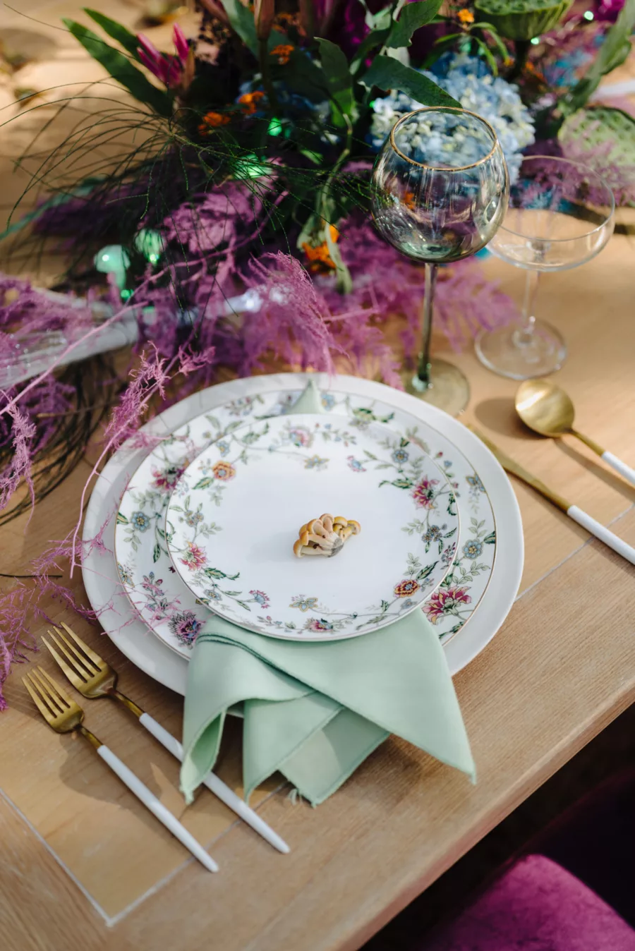 Whimsical Wedding Reception Floral Plate with Mushroom Decor Ideas