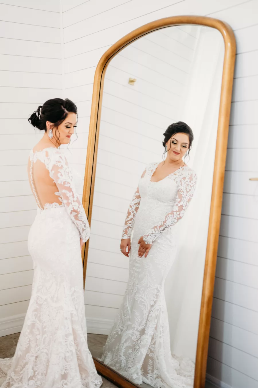 Bride Getting Ready Wedding Portrait | White and Nude Long Sleeve Lace Fit and Flare Wedding Dress with Open Back Ideas
