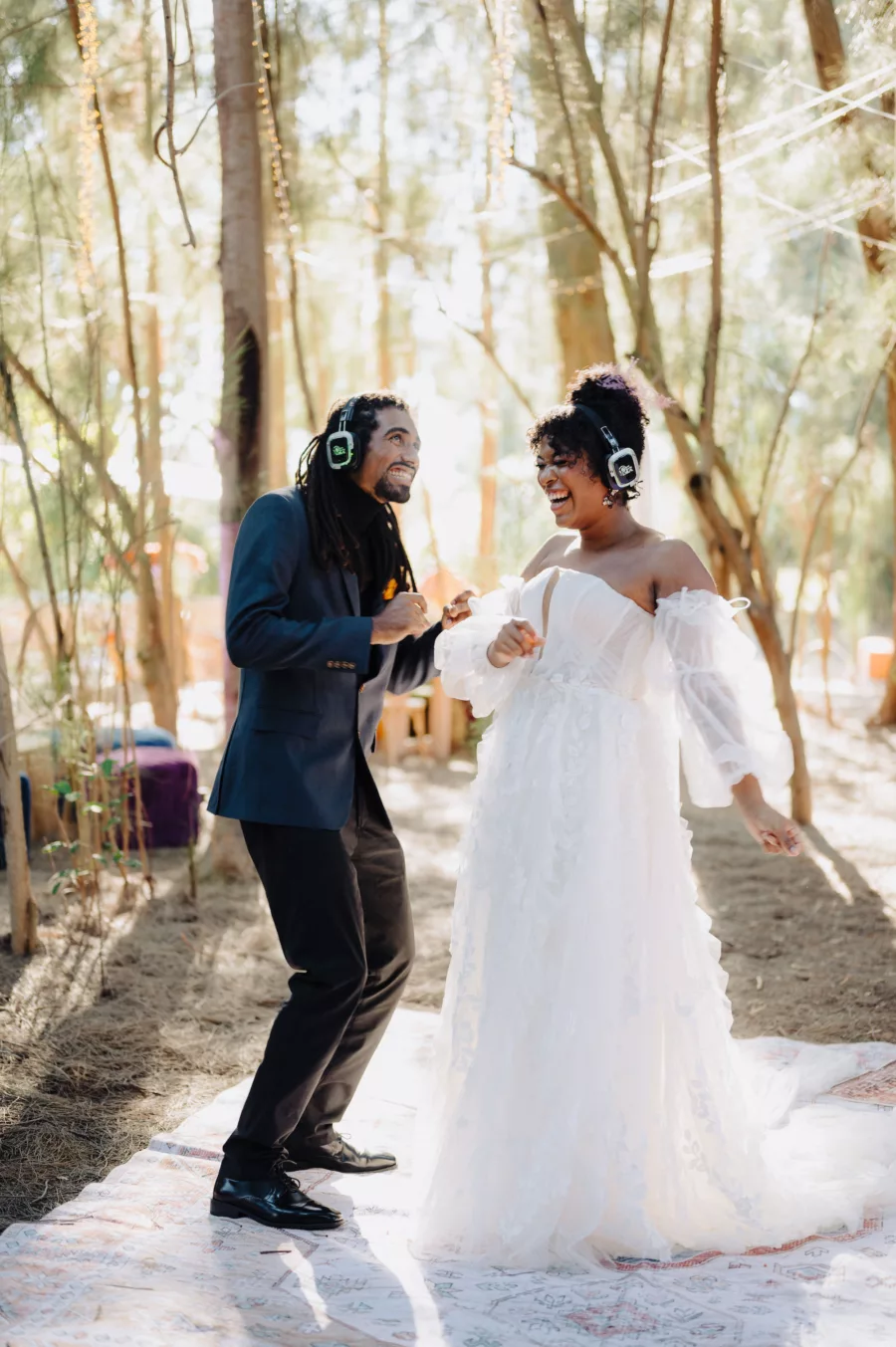 Bride and Groom Wedding Reception Silent Disco Inspiration | Tampa Bay Photographer McNeile Photography | Event Venue Royal Pines Estate