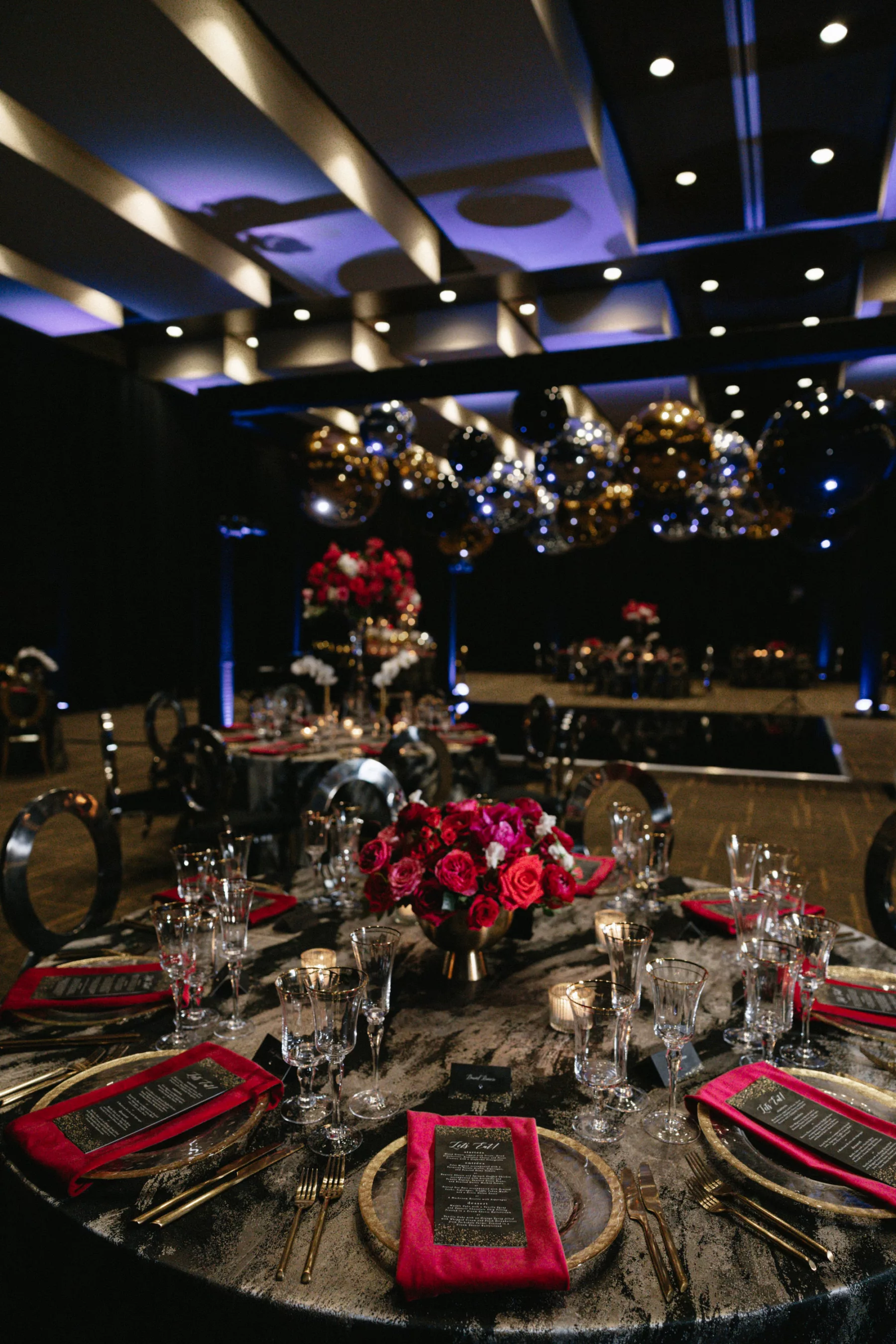 Moody Black and Magenta Wedding Reception Place Setting Tablescape Centerpiece Ideas | Tampa Bay Kate Ryan Event Rentals | Central Florida Venue Streamsong Golf Resort