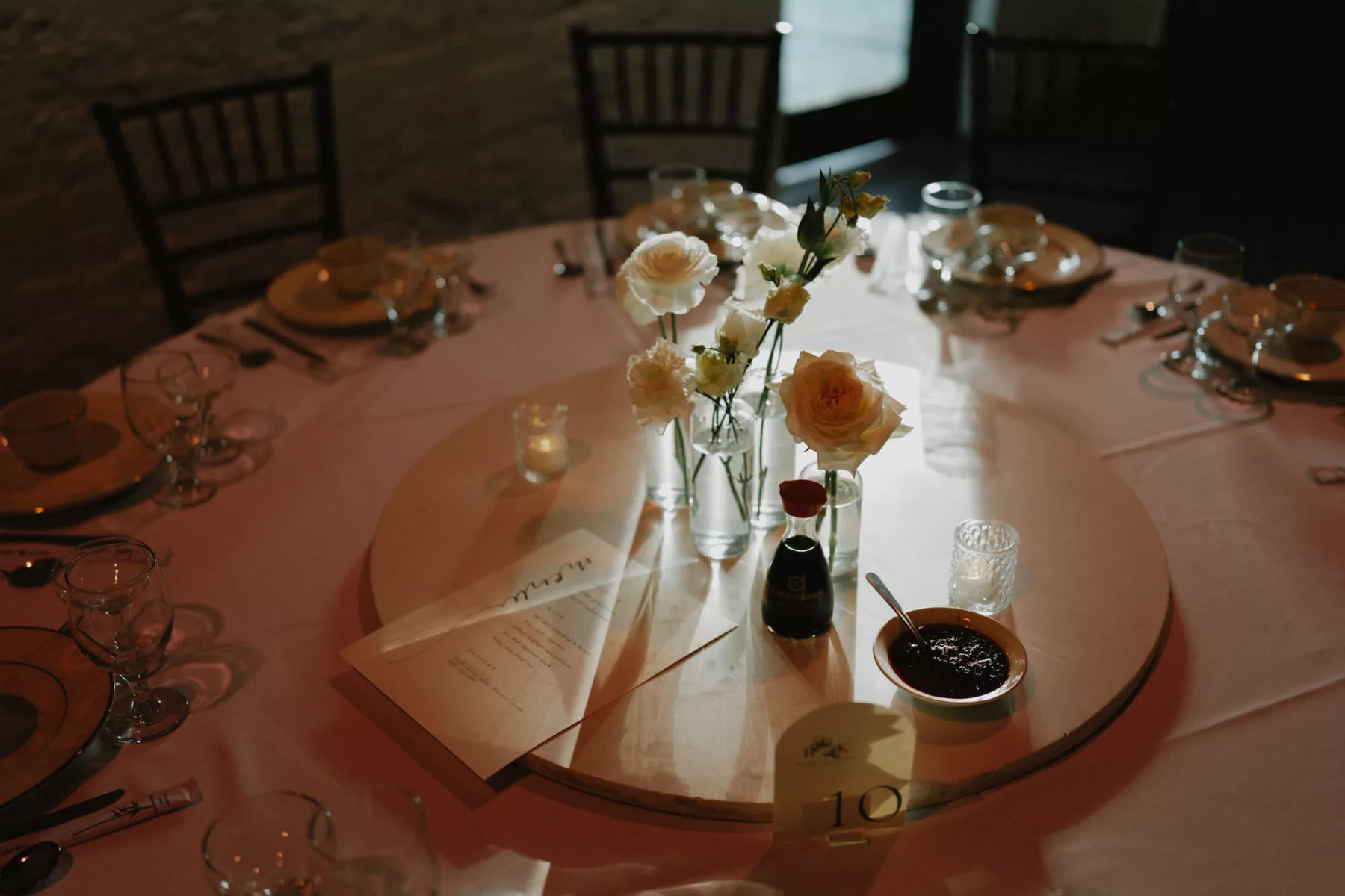 White Wedding Reception Tablescape Inspiration | Lakeland Florist Bloom Shakalaka