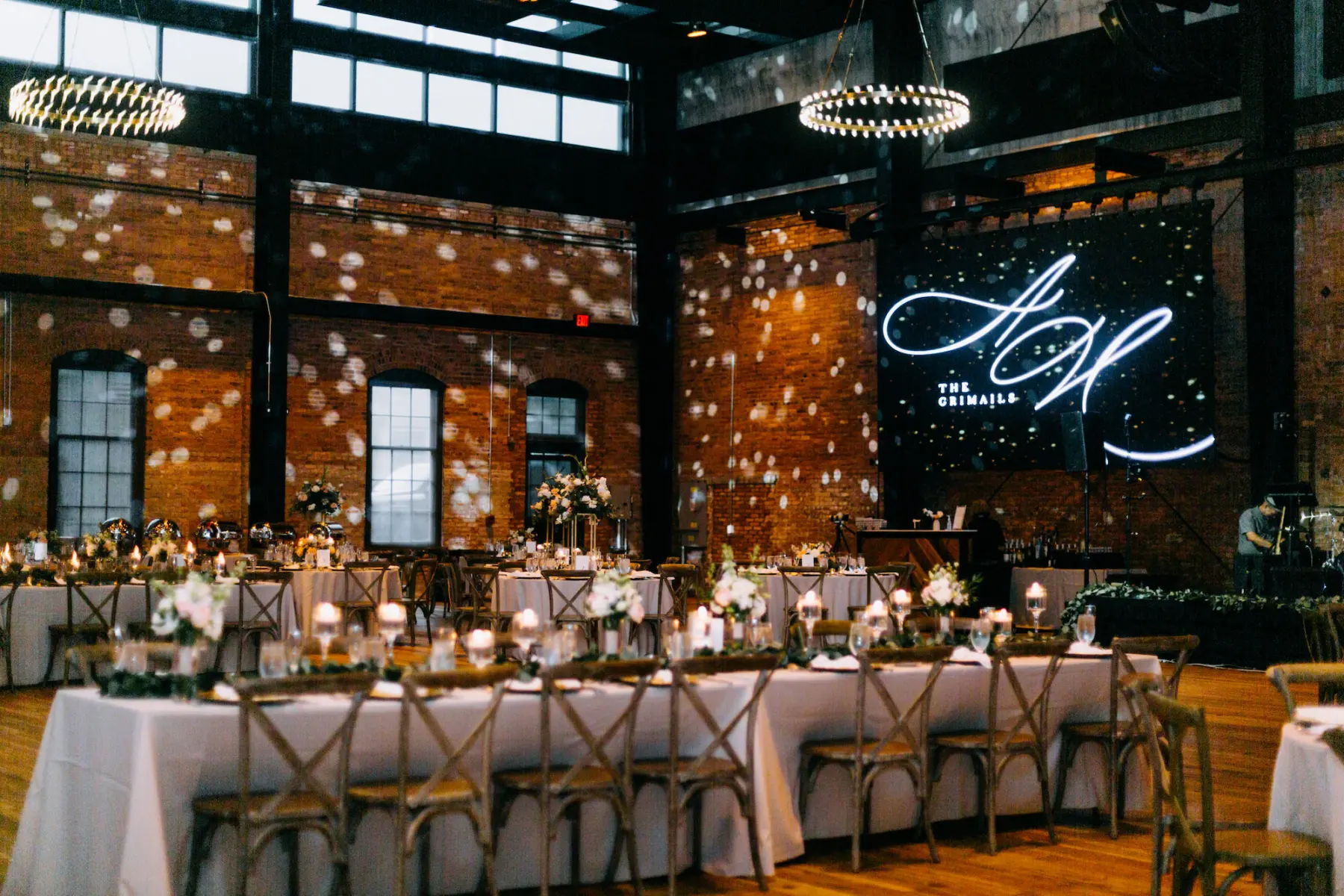 Classic Elegant Tampa Amature Works Gathering Room Wedding Reception | Planner B Eventful