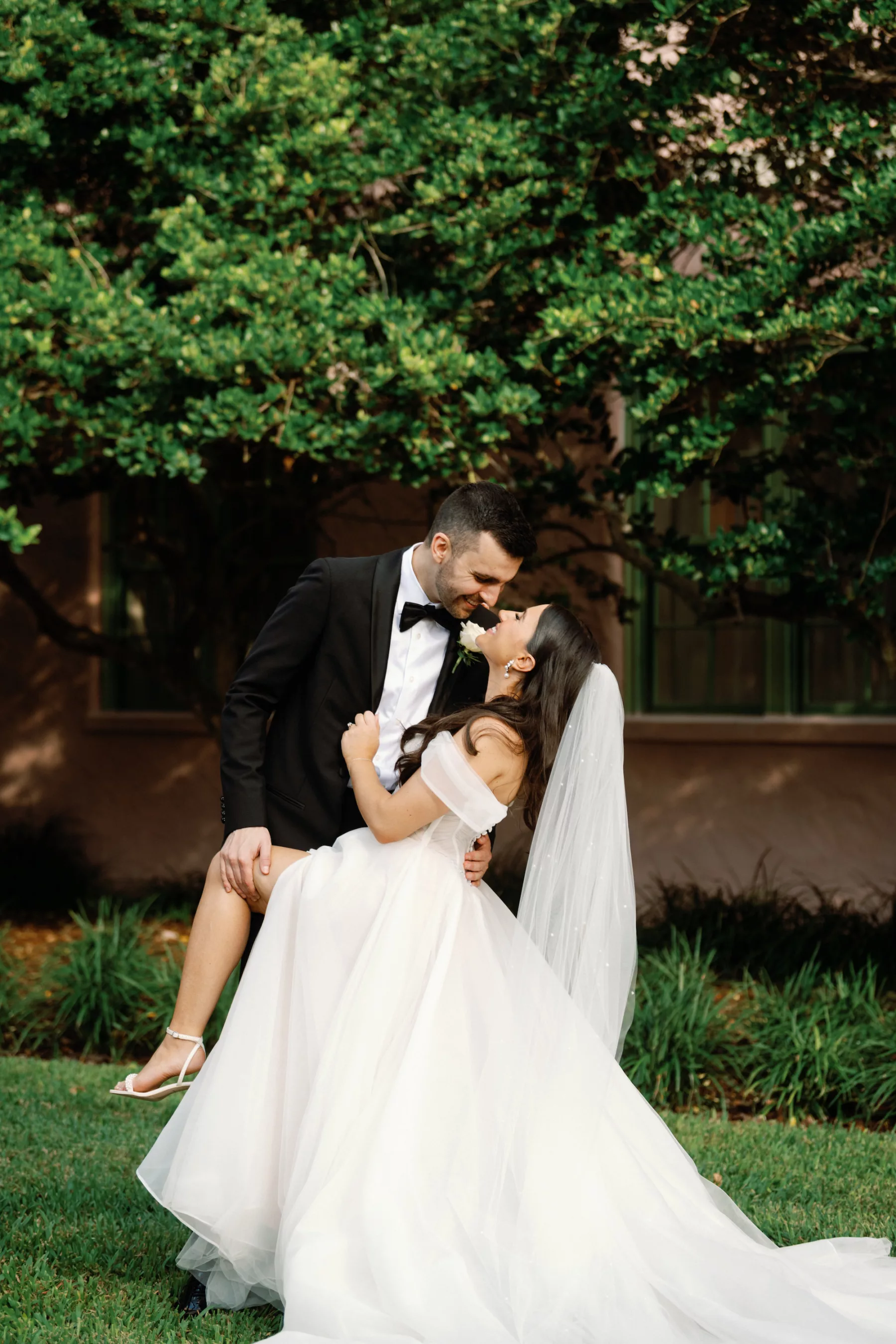 Romantic Bride and Groom Wedding Portrait | Tampa Bay Photographer Dewitt For Love Photography