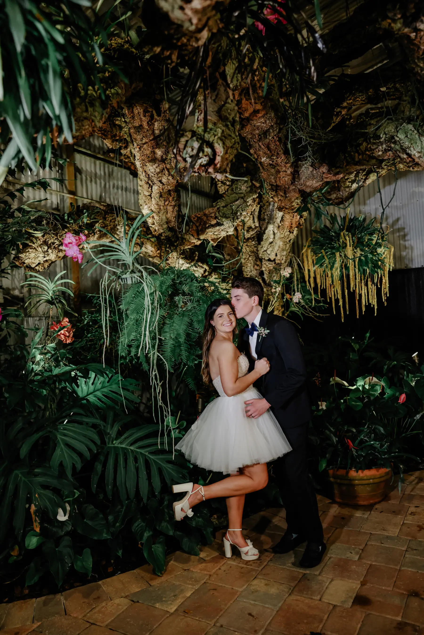 Bride and Groom Wedding Portrait | Tampa Bay Event Venue Mision Lago Estate | Photographer Lifelong Photography Studio