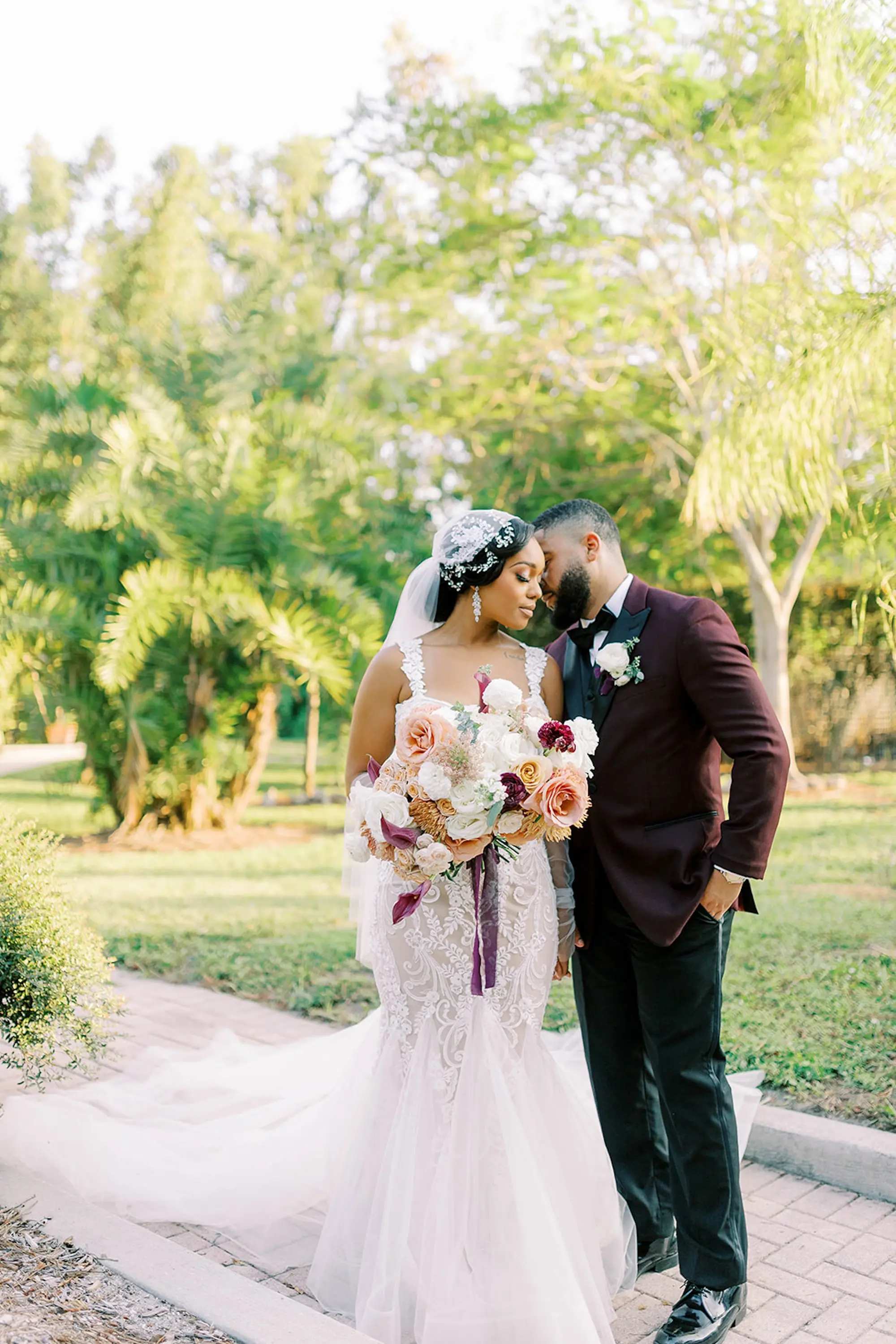 17Romantin Neutral Outdoor Fall Wedding Ideas jpg