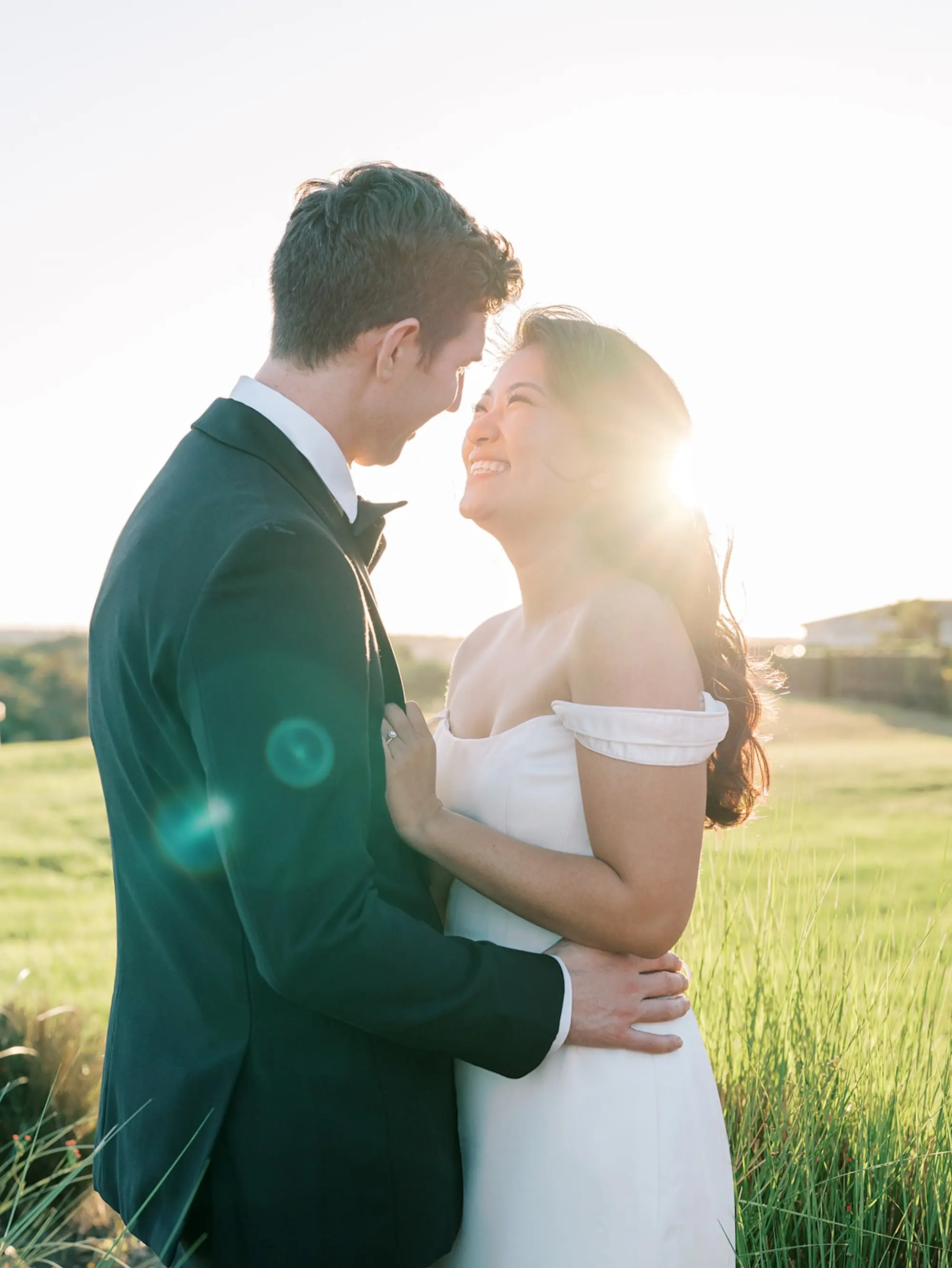 Bride and Groom Golden Hour Wedding Portrait | Spring Florida Outdoor Wedding Inspiration | South Tampa Photographer Eddy Almaguer Photography