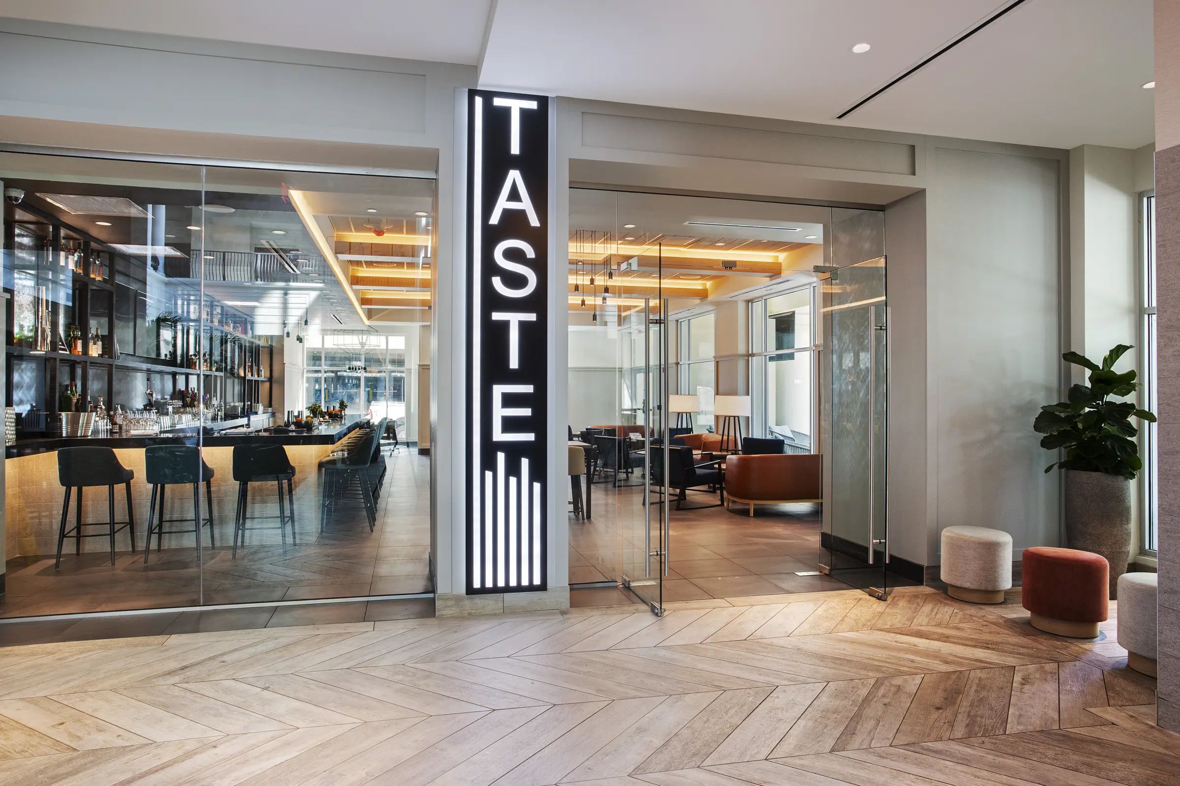 TASTE Restaurant & Bar | Embassy Suites by Hilton Tampa Downtown Convention Center 