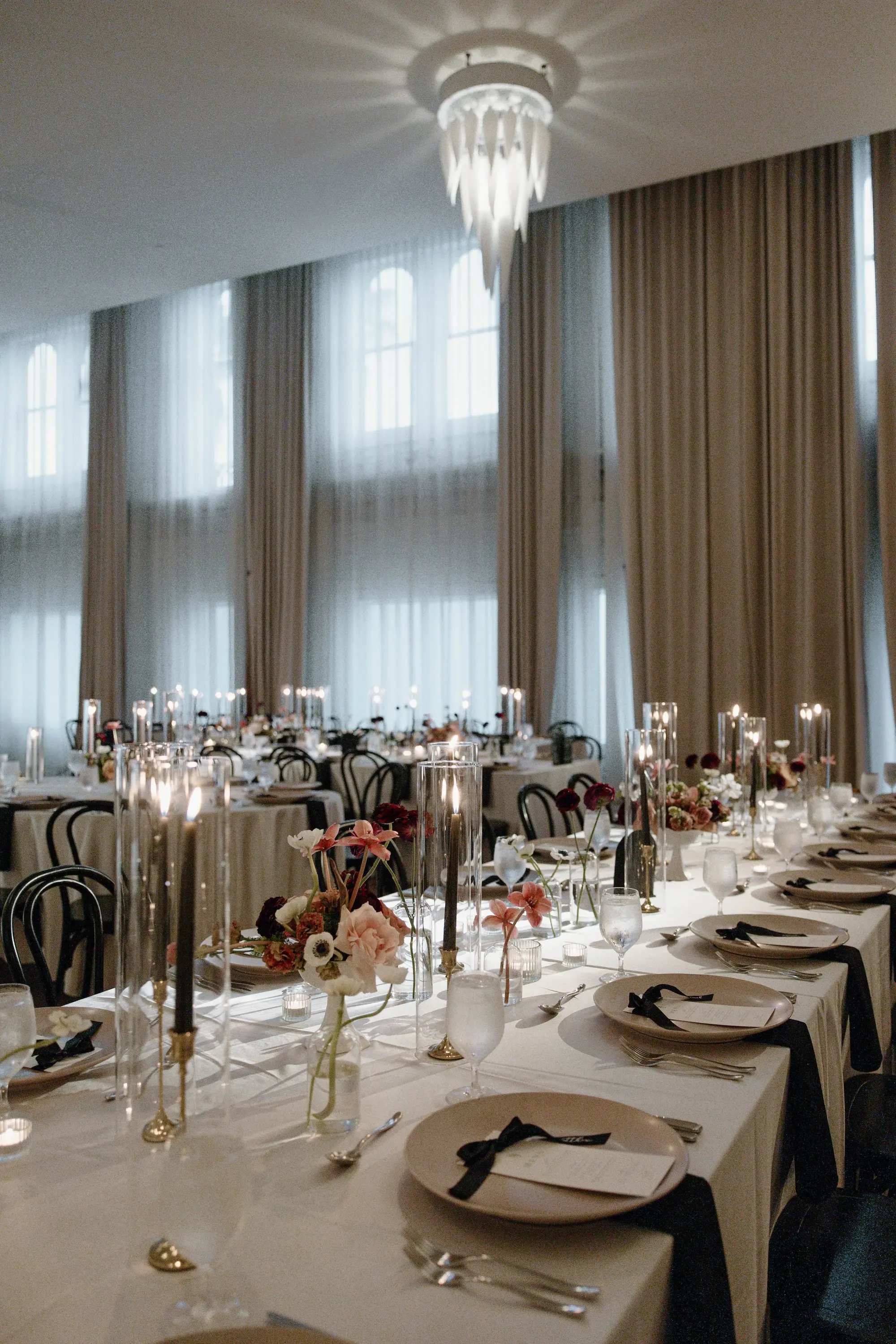 Timeless Modern Black and White Wedding Reception Ideas | Tampa Bay Planner The Olive Tree Weddings | Ybor Event Venue Hotel Haya