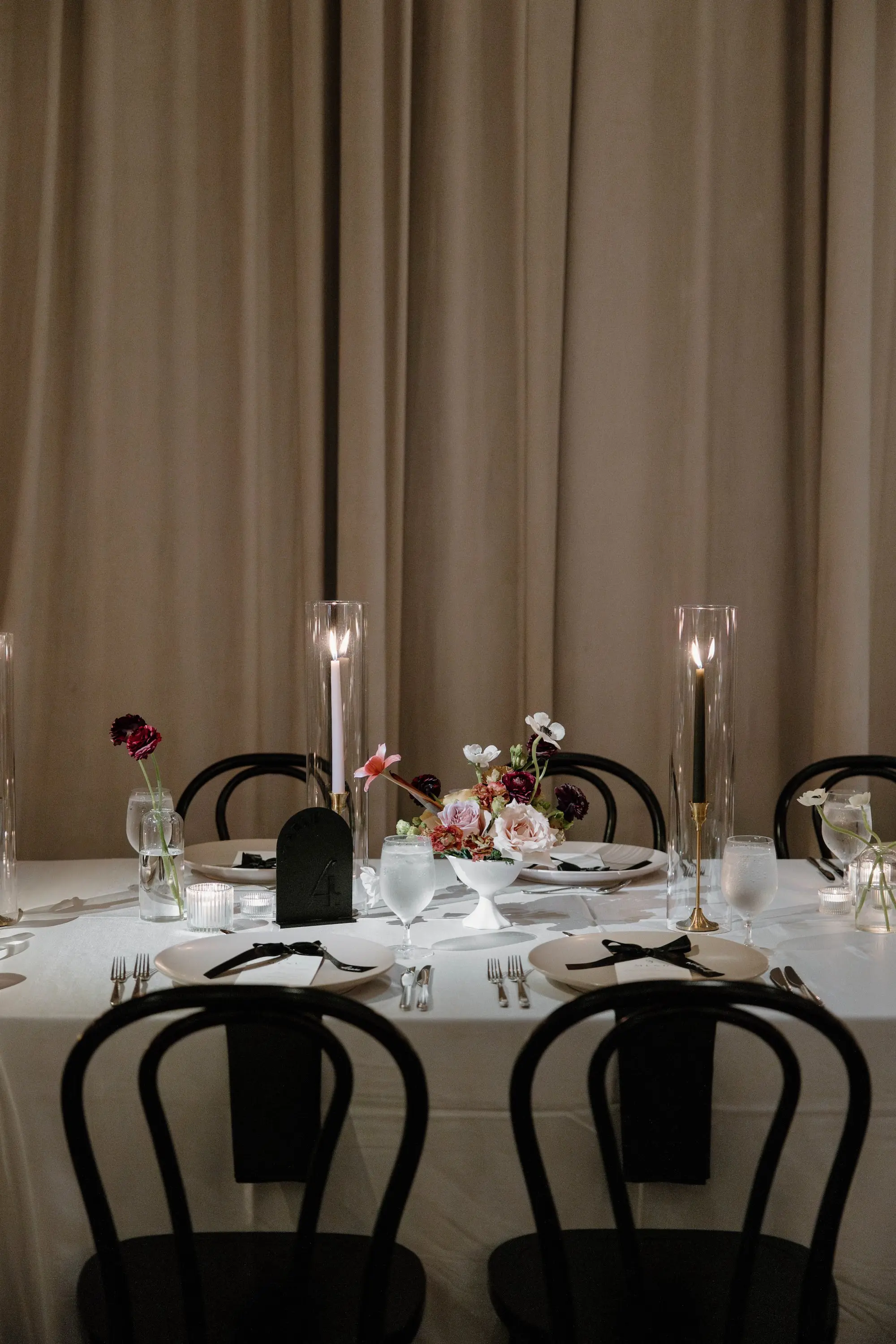 Timeless Modern Black and White Wedding Reception Inspiration