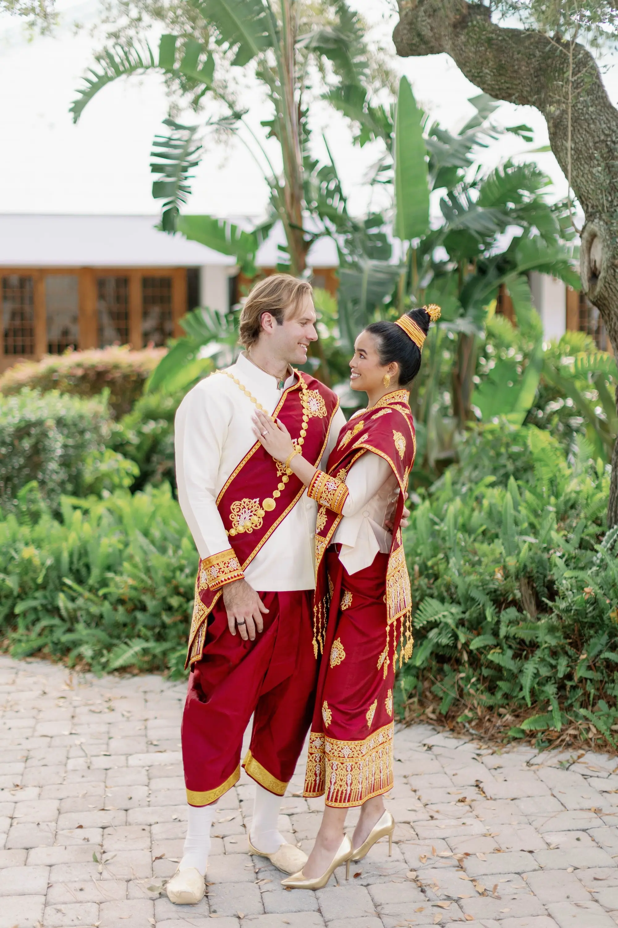 Bride and Groom First Look Wedding Portrait | Tampa Bay Content Creator Behind The Vows