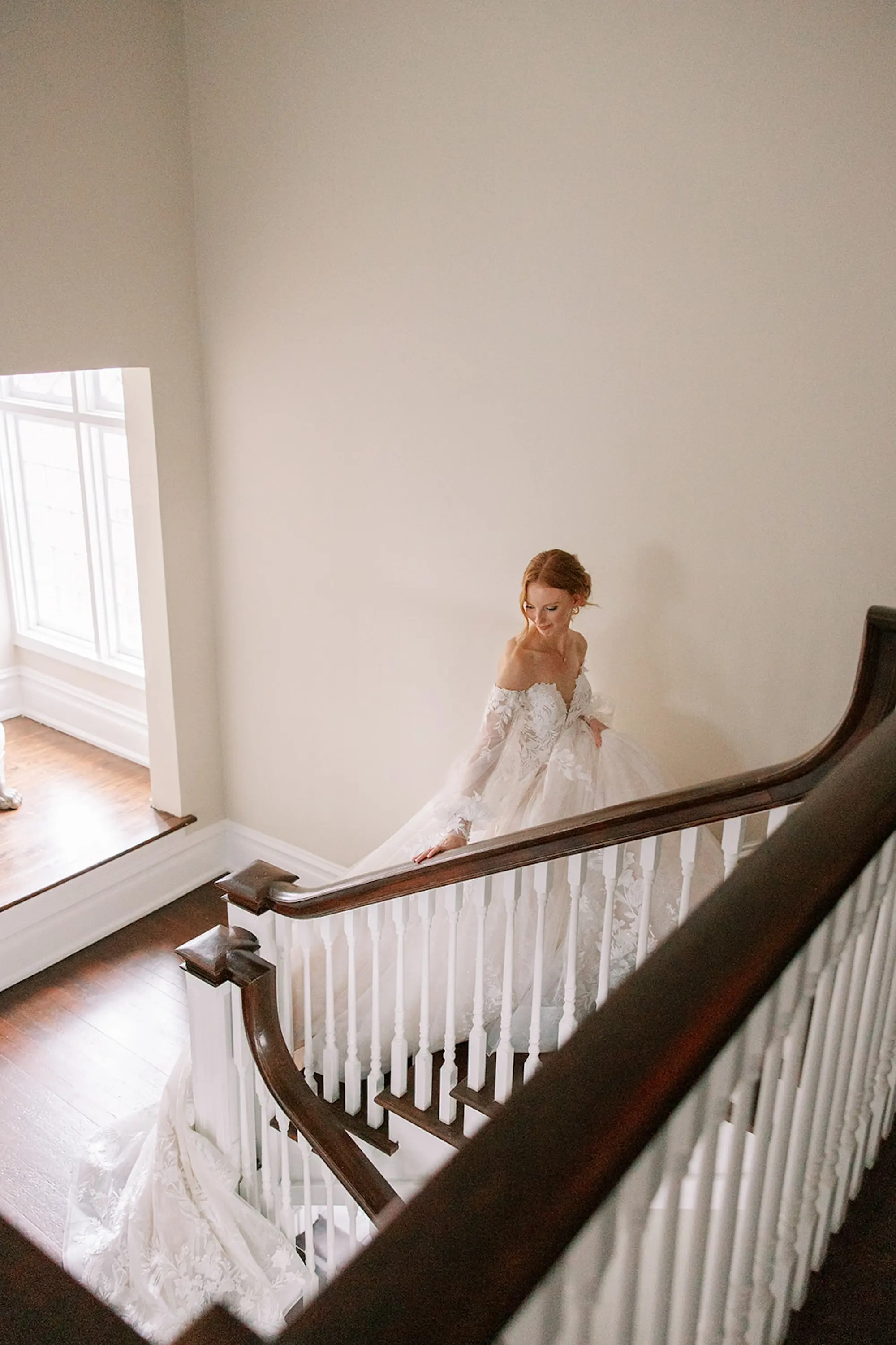 Bride on Staircase Wedding Portrait | South Tampa Photographer Eddy Almaguer Photography