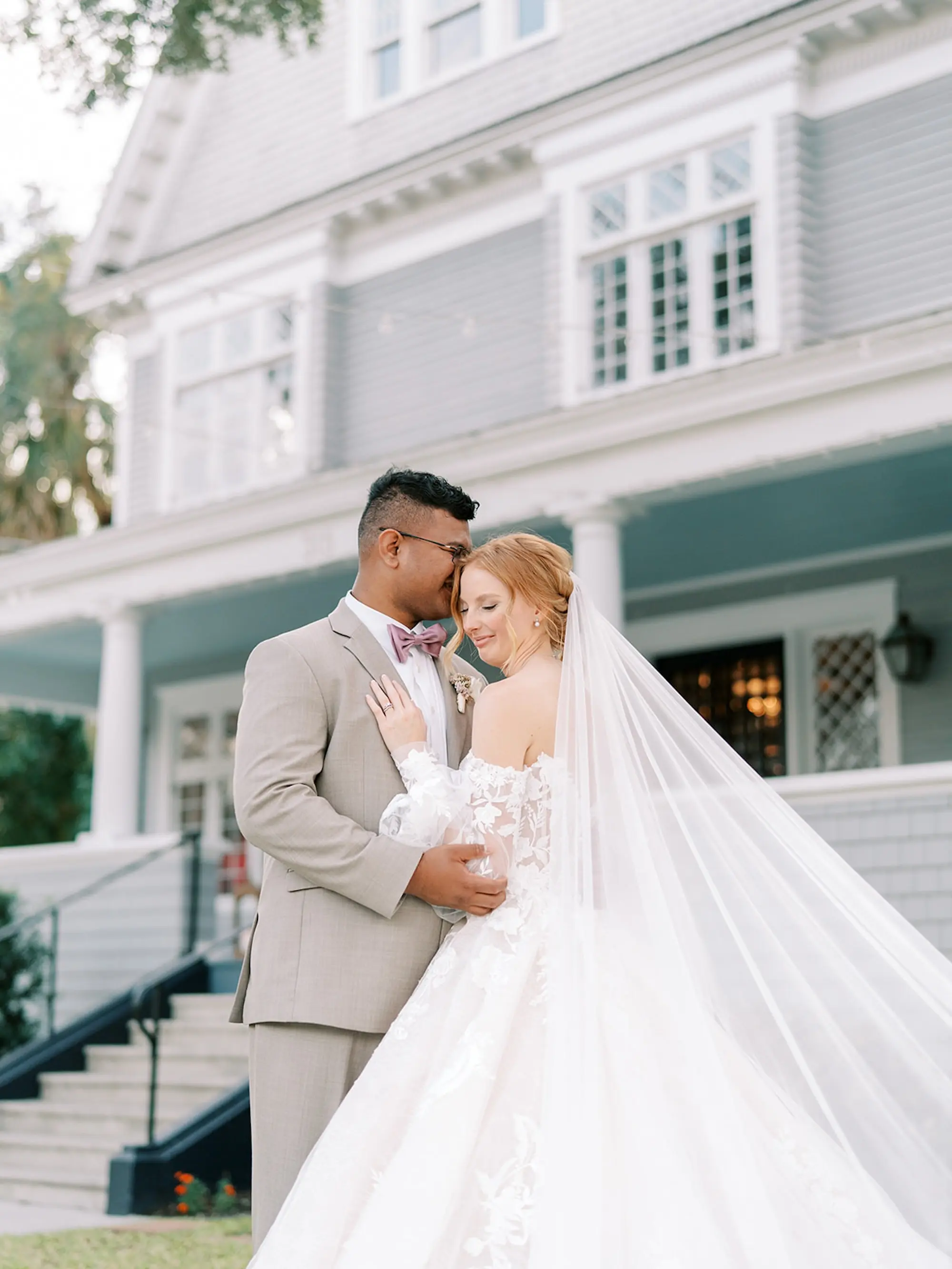 Bride and Groom Outdoor Wedding Portrait | Venue The Orlo | South Tampa Photographer Eddy Almaguer Photography