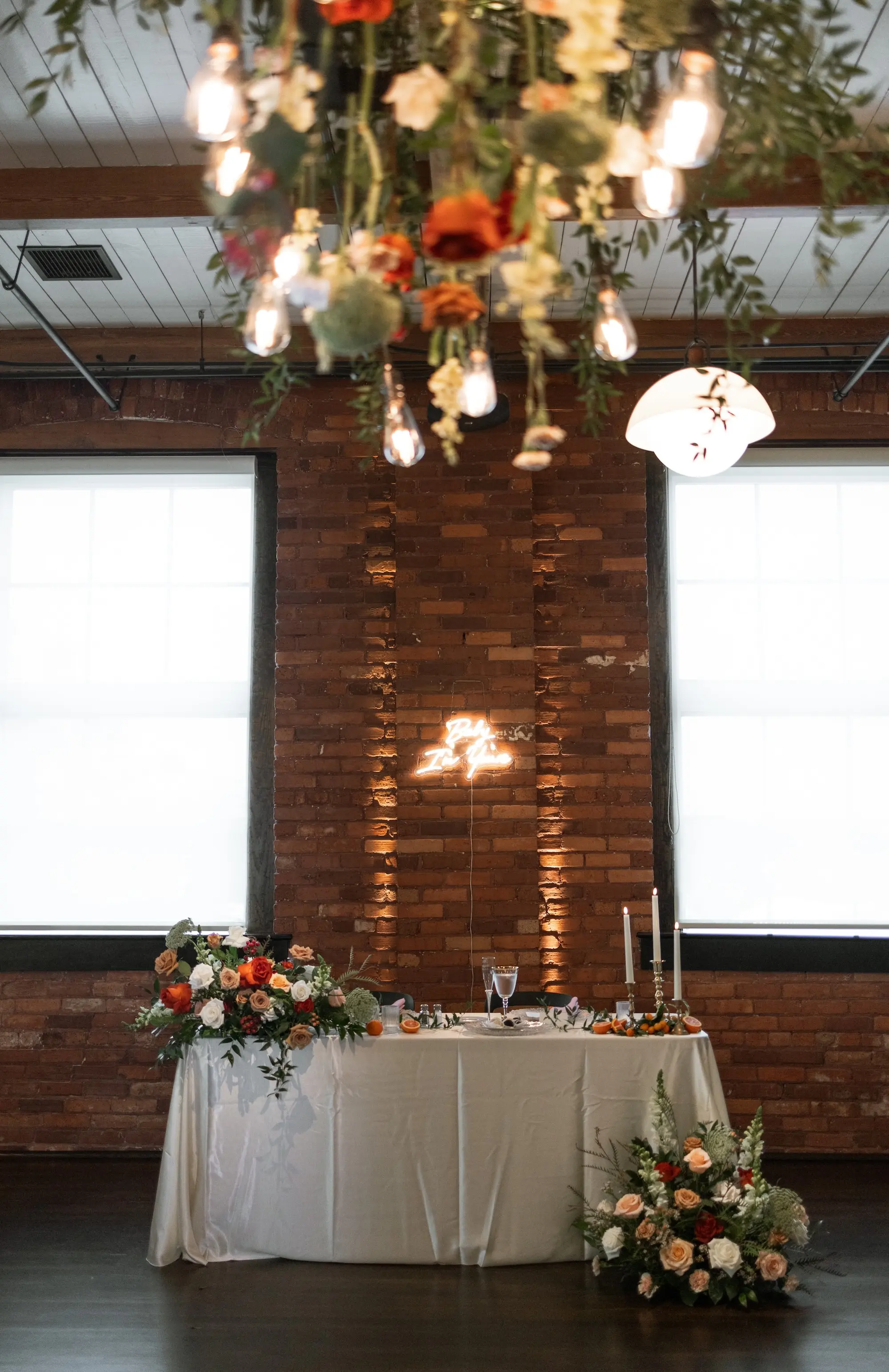 Vintage Old Florida Head Table Decor Ideas | Tampa Bay Event Venue JC Newman Cigar Company