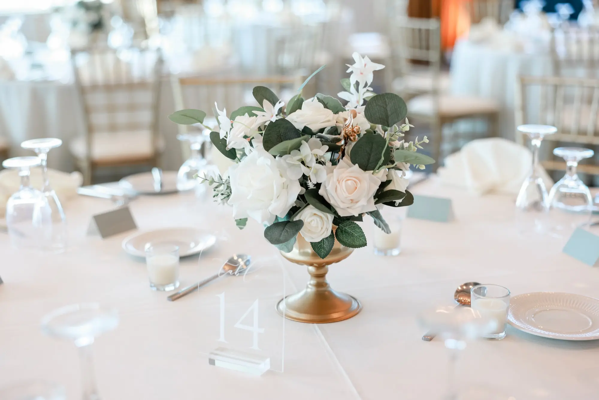 35Classic White and Greenery Beach Wedding Ideas jpg