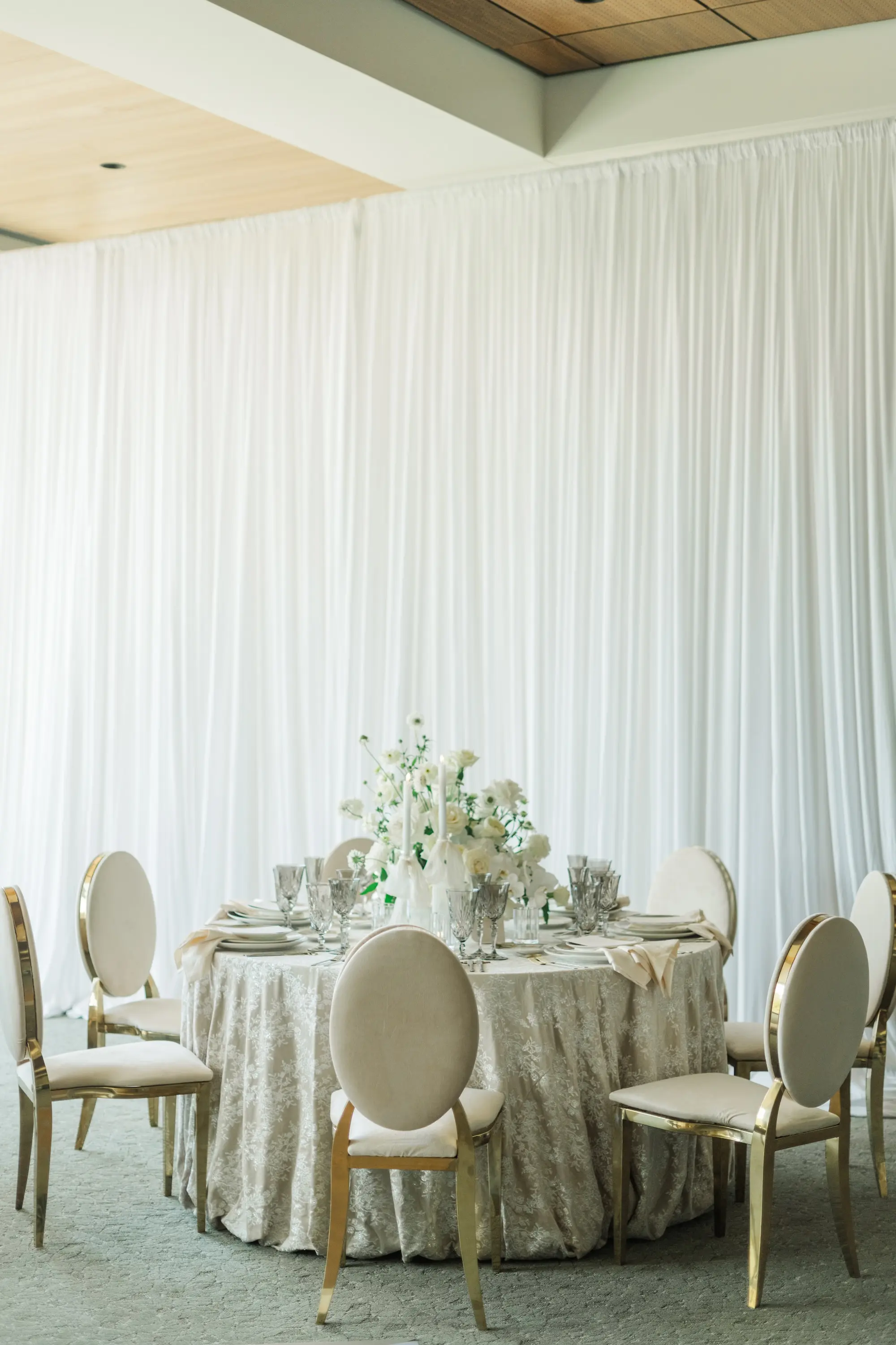 Sophisticated Cream and Taupe Modern Wedding Reception Tablescape Decor Ideas