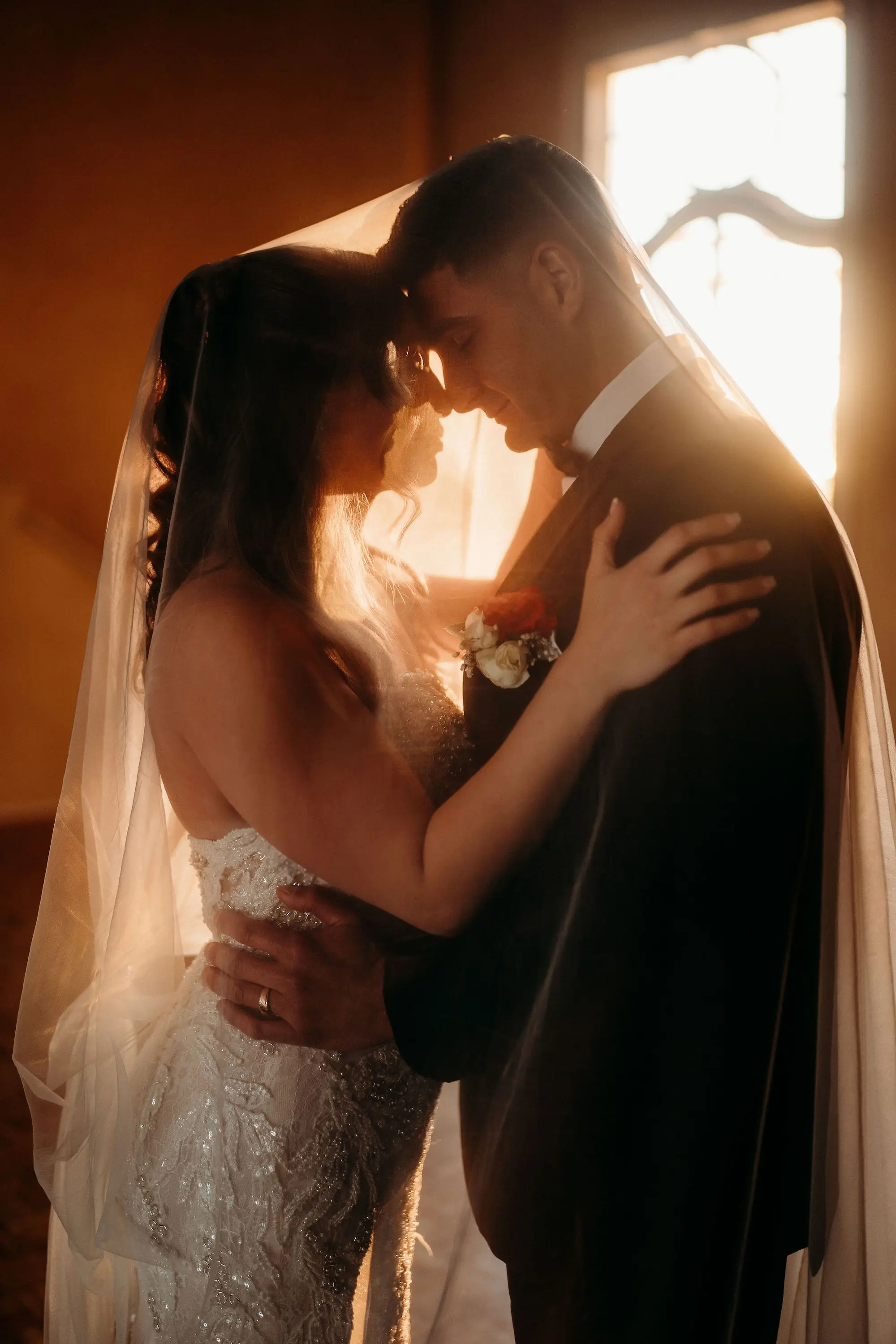 20Classic Gold Italian Inspired Wedding Ideas - Classic, Gold Tampa Wedding | The Italian Club of Tampa Bride and Groom Golden Hour under Veil Wedding Portrait | Tampa Bay Photographer Videographer Sabrina Autumn Photography