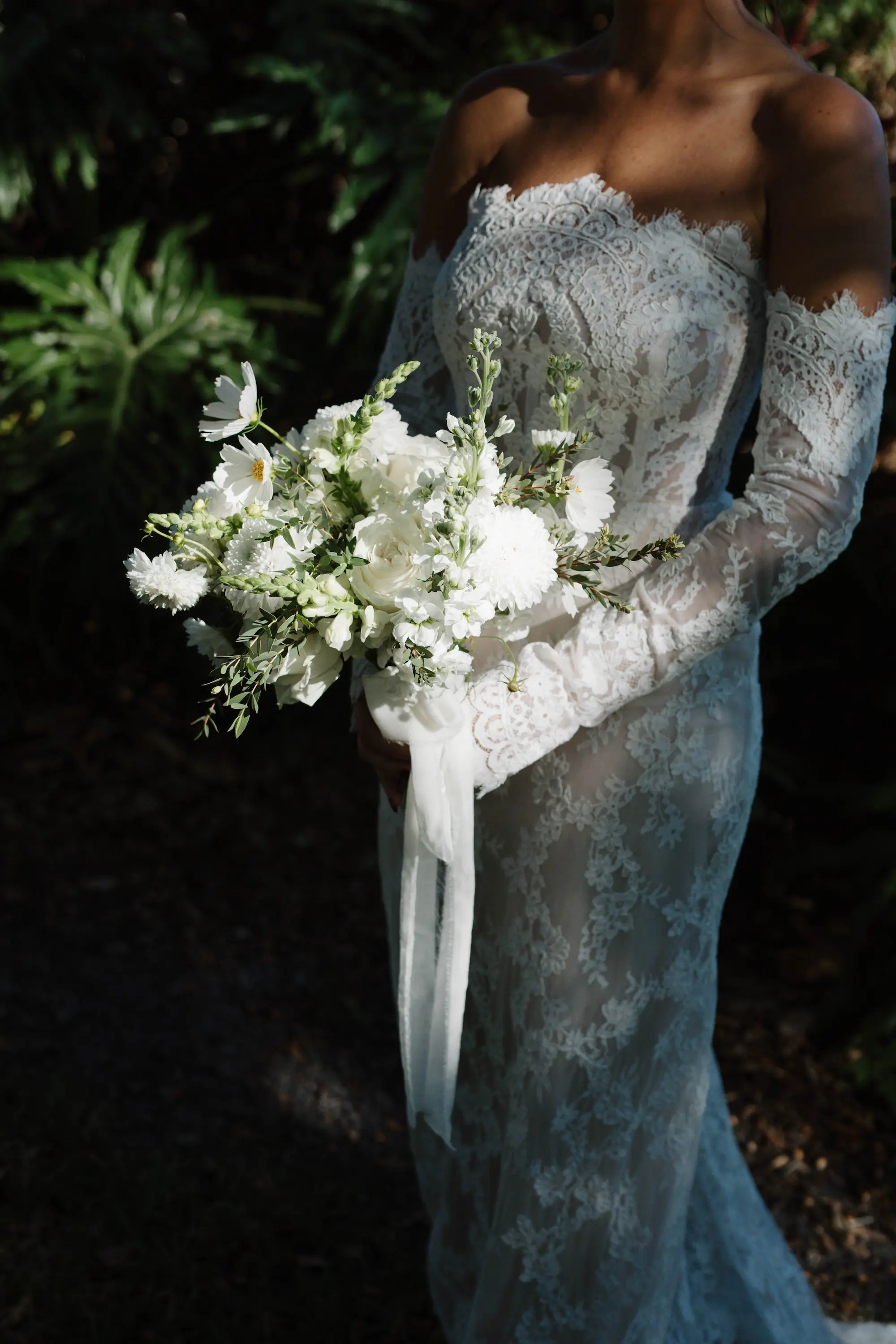White Floral Bridal Wedding Bouquet Ideas