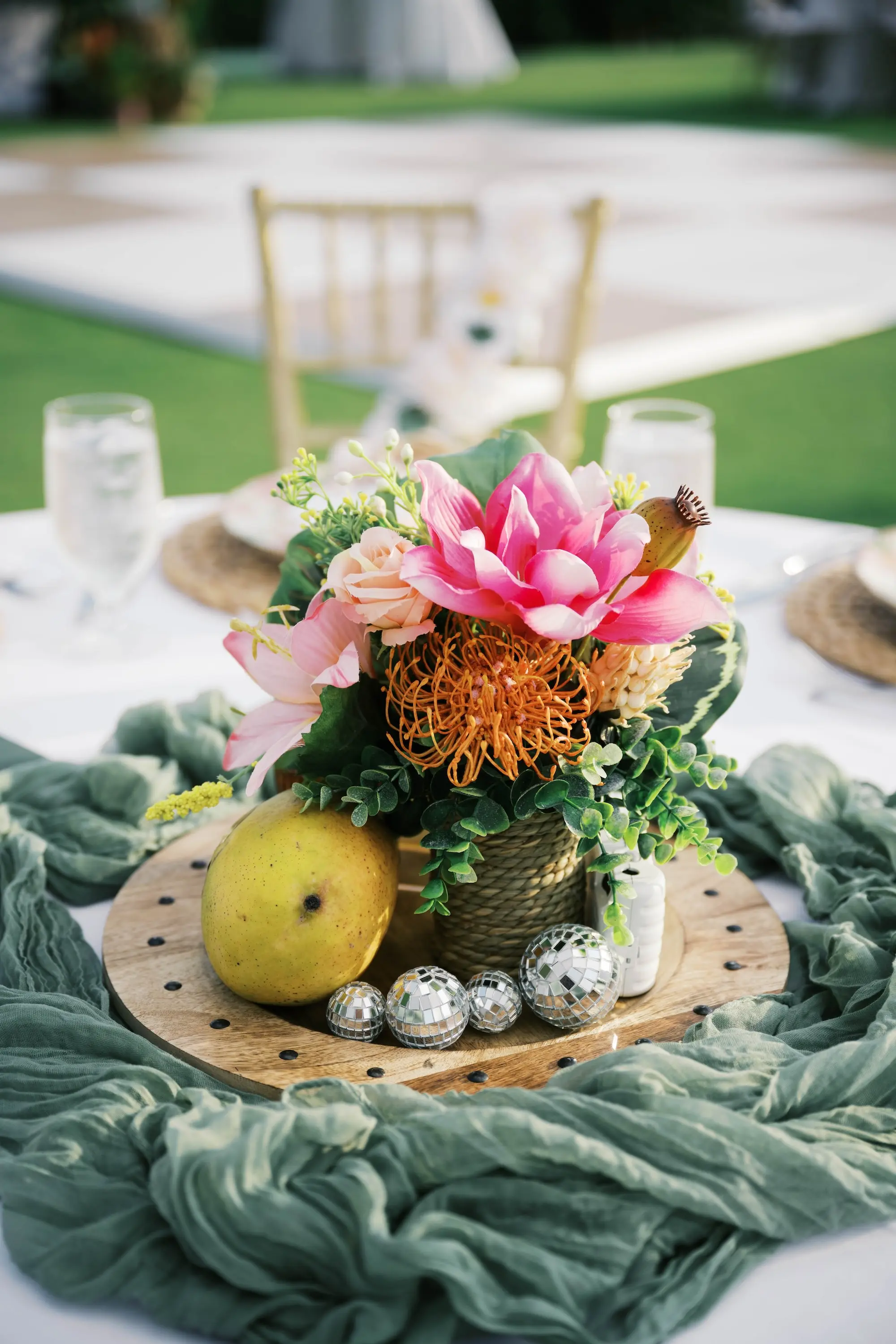 Tropical Pink and Orange Flower Centerpiece Decor Ideas