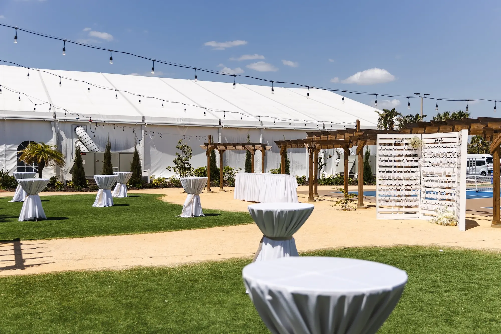 Classic Champagne and Black Florida Beach Wedding Reception Cocktail Hour Decor Ideas