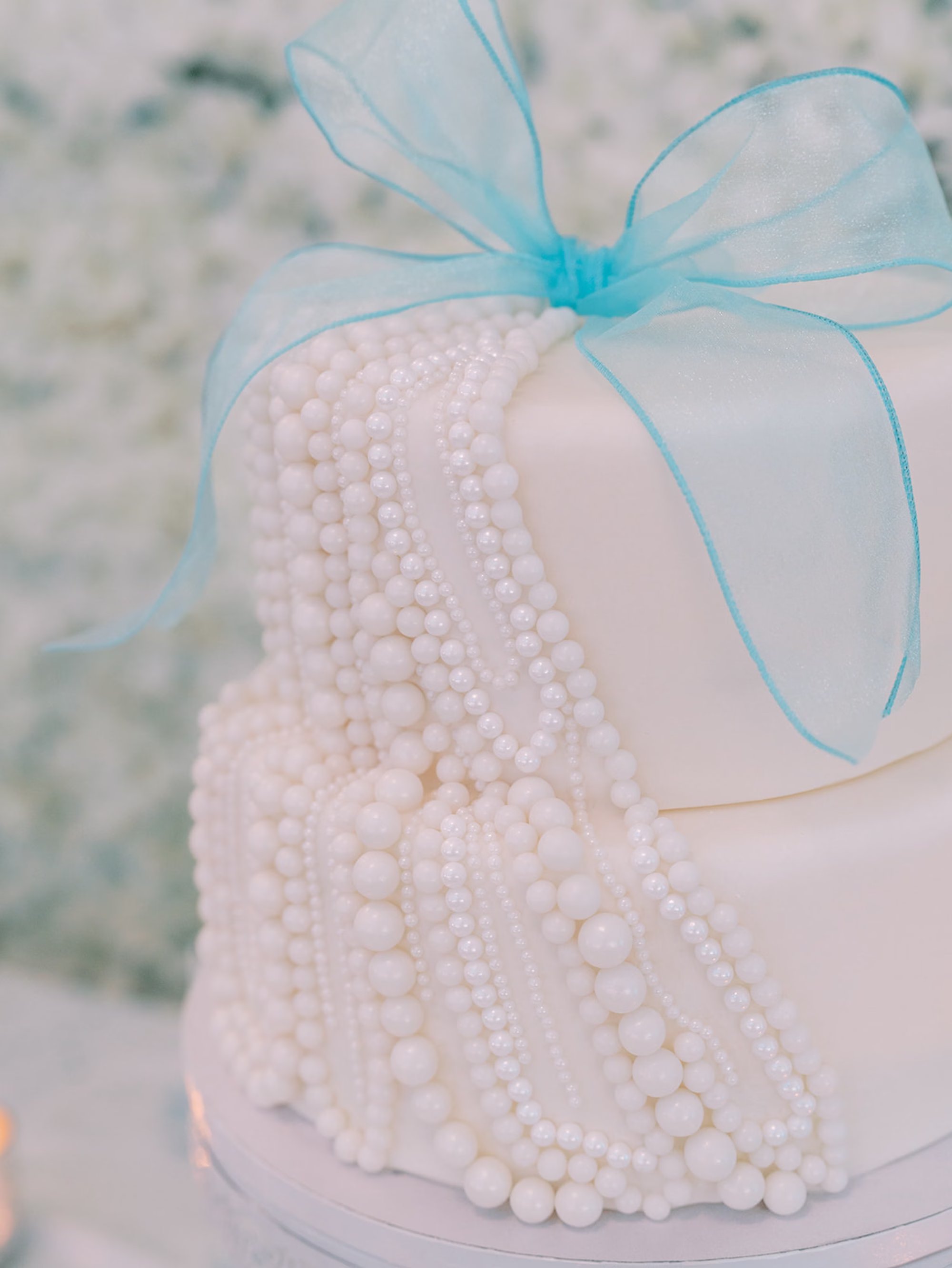 Breakfast at Tiffanys Blue Inspired Wedding Bridal Shower Ideas | Pearl Necklace Round Cake with Bow