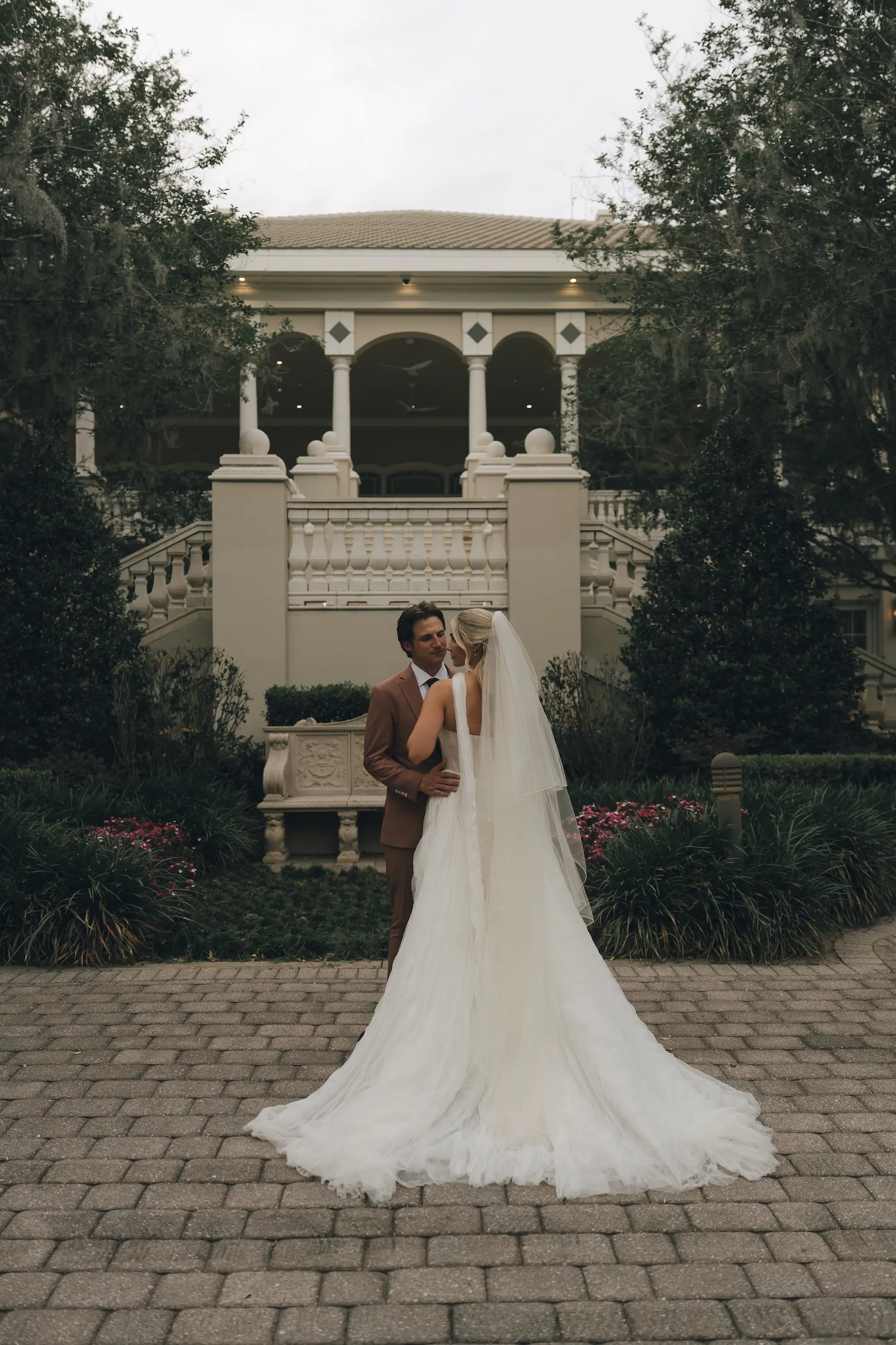 Bride and Groom Wedding Portrait | Tampa Bay Event Venue Golden Ocala Country Club | Photographer Amber Yonker Photography