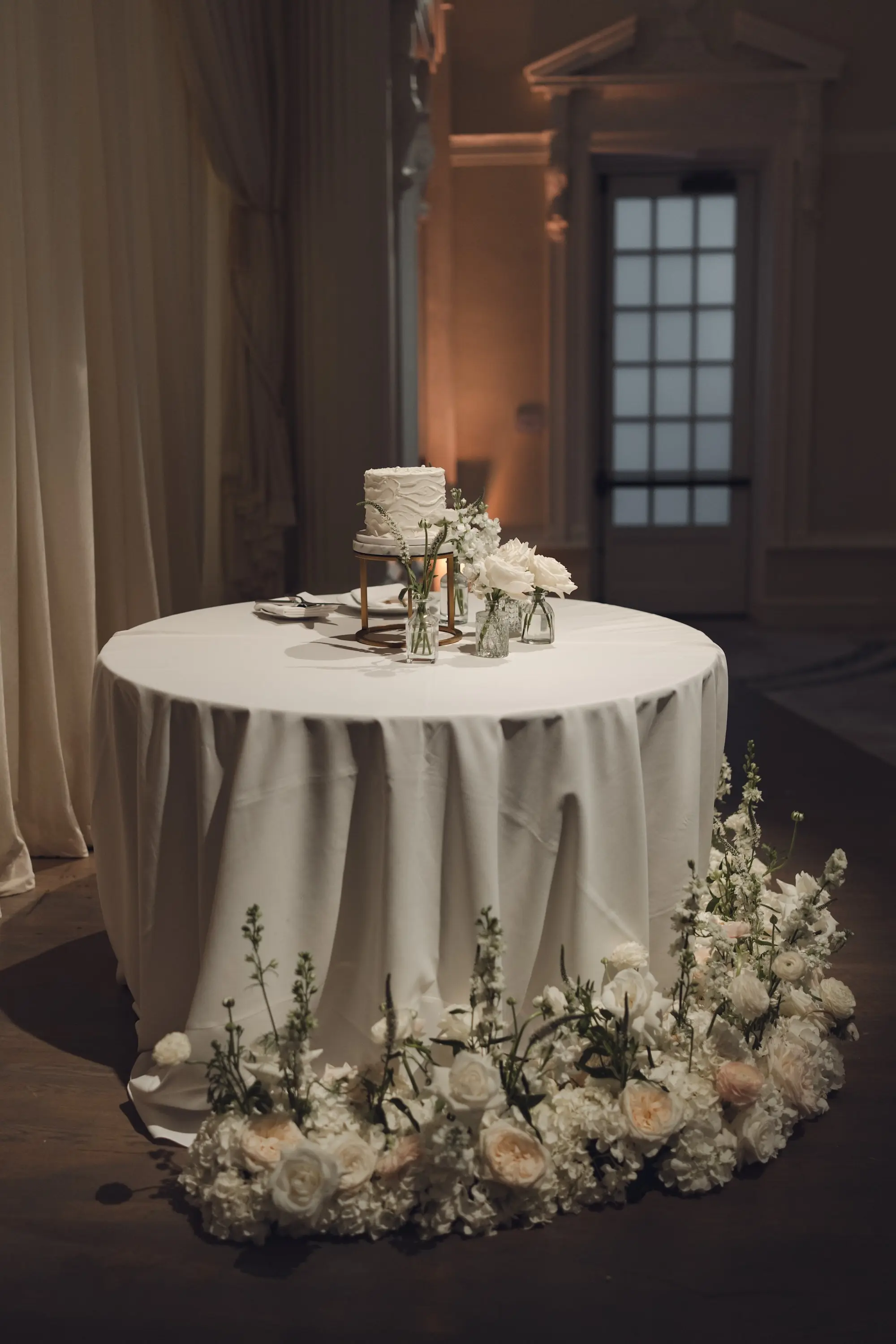 50Luxurious Ivory Neutral Ballroom Wedding Inspiration - Luxurious, Ivory Downtown St. Pete Wedding | The Vinoy Luxurious Ivory Neutral Wedding Cake Table Decor Inspiration