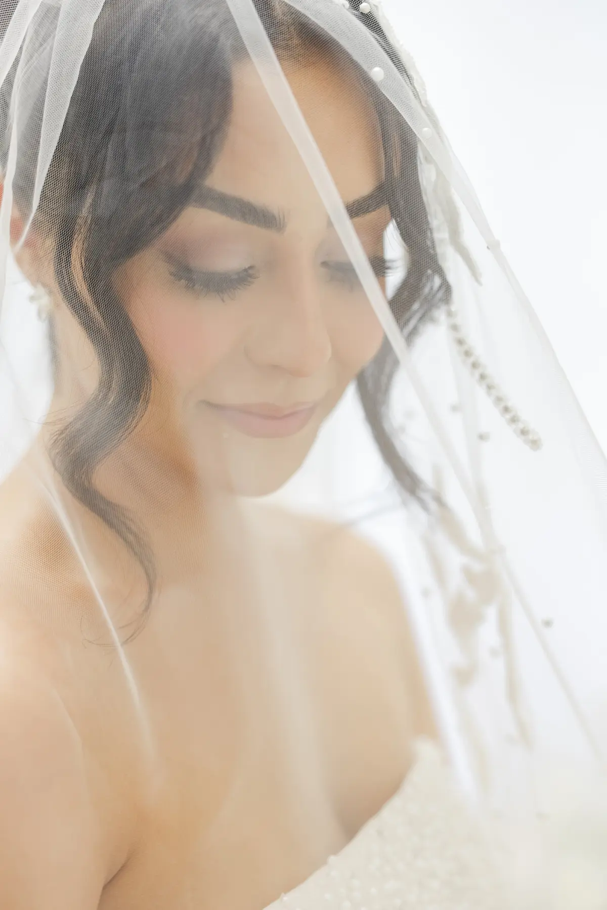 9Luxurious Cream White and Gold Ballroom Wedding Inspiration - “Best Of” 2025: Wedding Portraits Bridal Wedding Portrait