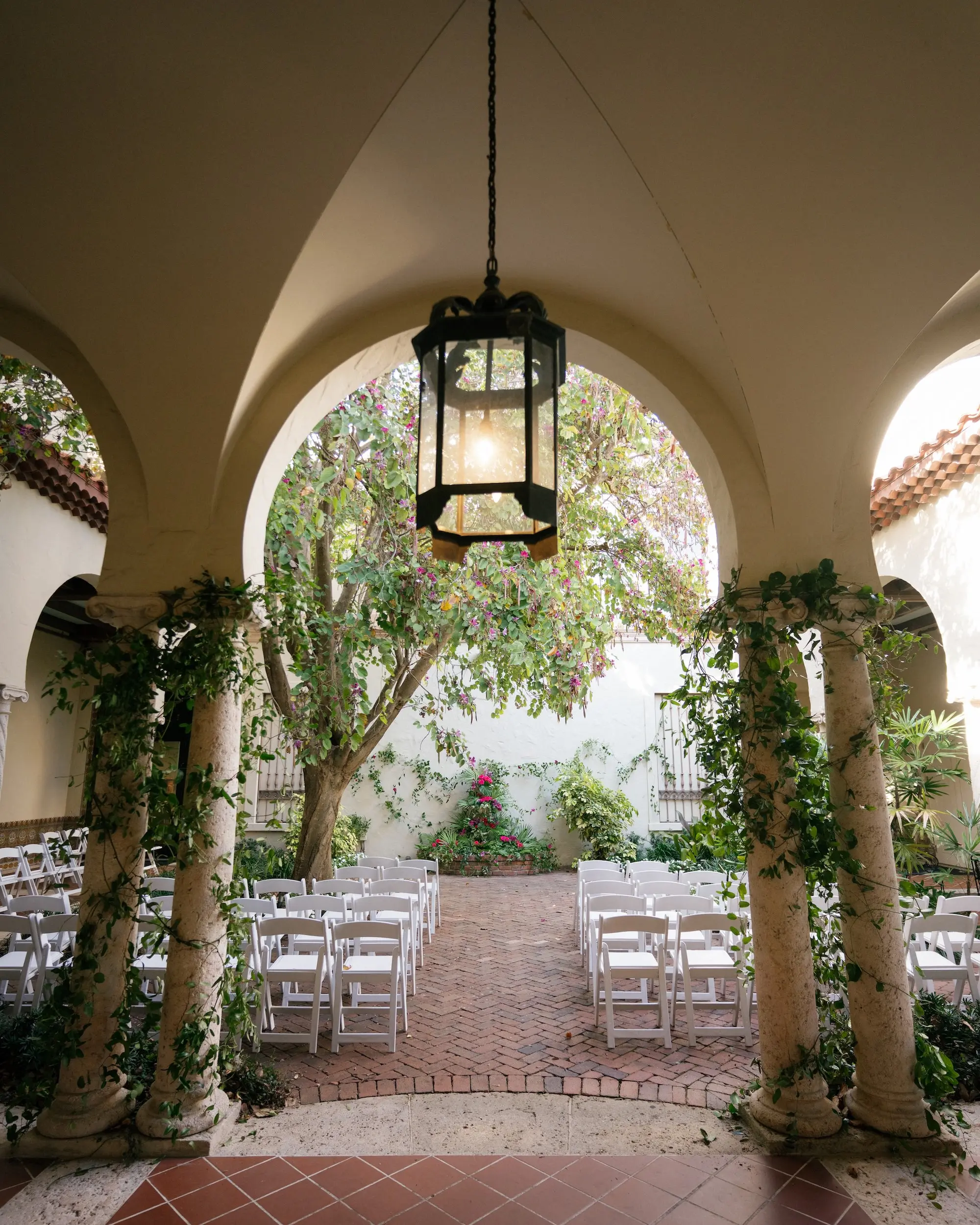 Emerald Green and Pink Tropical Wedding Ceremony Decor Inspiration | St Pete Event Venue Musuem of Fine Art