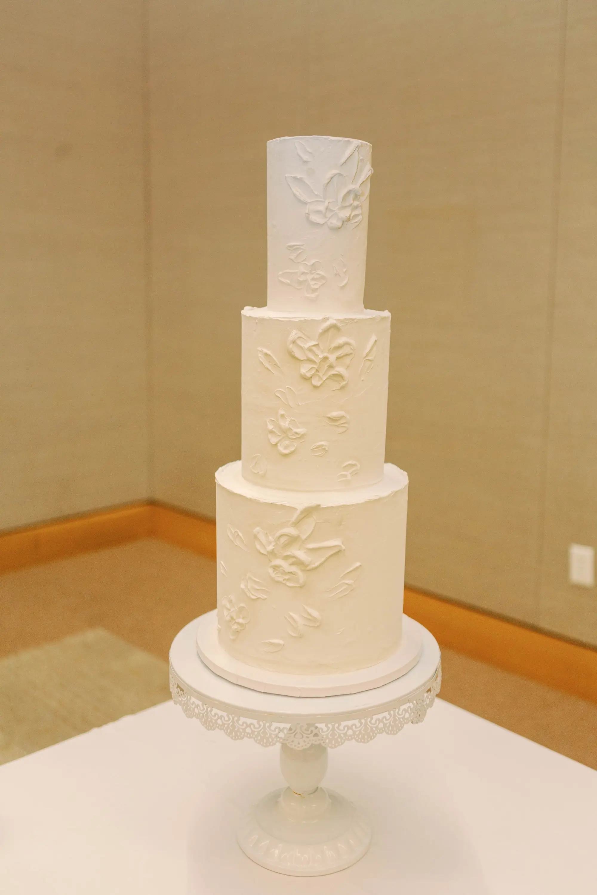 36Classic White and Green Wedding Ideas - Classic, White and Green St. Pete Wedding | The James Museum of Western & Wildlife Art Classic Three Tier Simple White Wedding Cake on White Cake Stand Inspiration