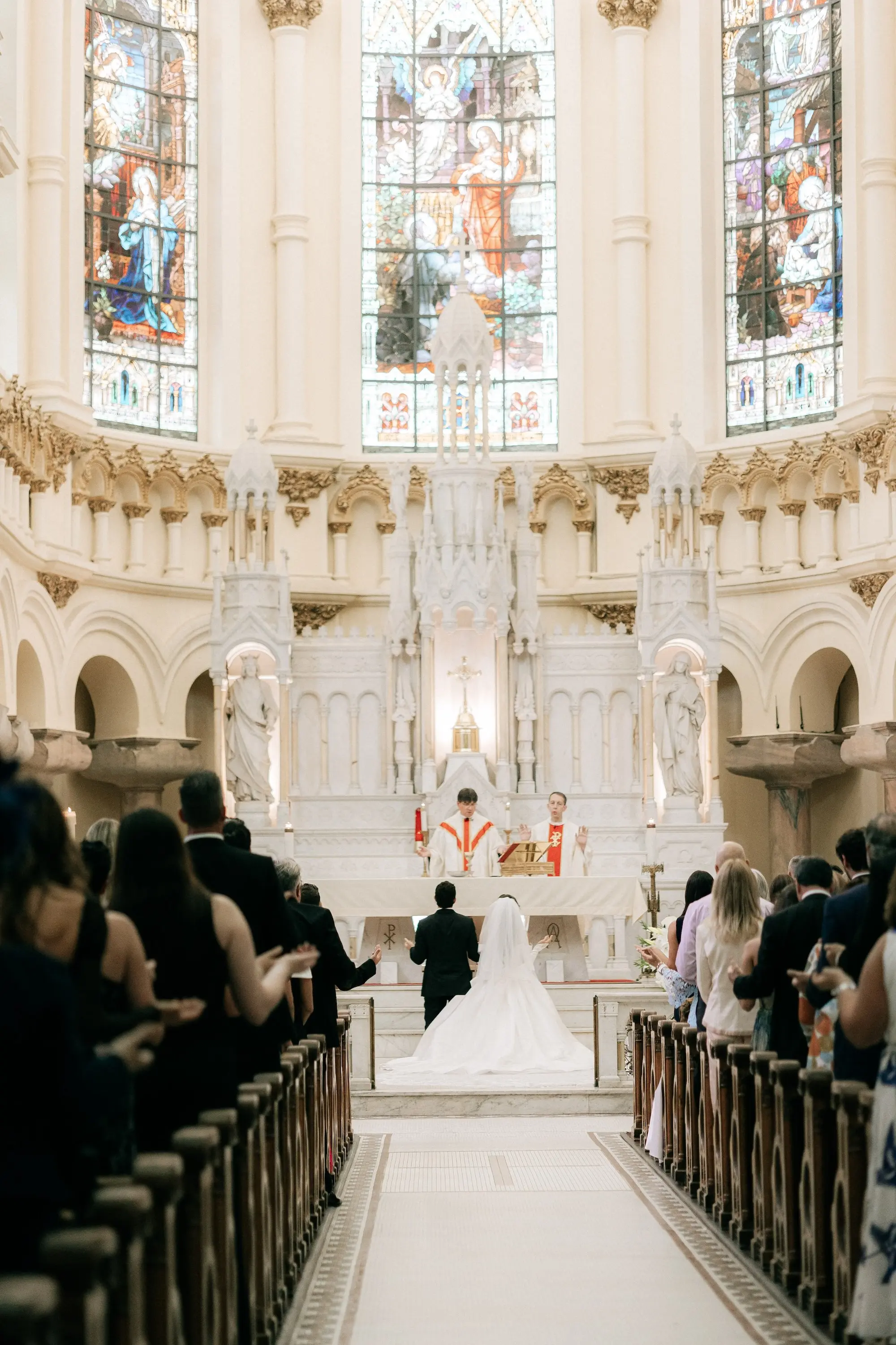 15Classic Gold and White Wedding Decor Inspiration Tampa Venue Sacred Heart Catholic Church - Classic, Ivory Rooftop Wedding | Grand Hyatt Tampa Bay Bride and Groom Wedding Ceremony Vow Exchange Wedding Portrait | Sacred Heart Catholic Church Wedding Ceremony Venue