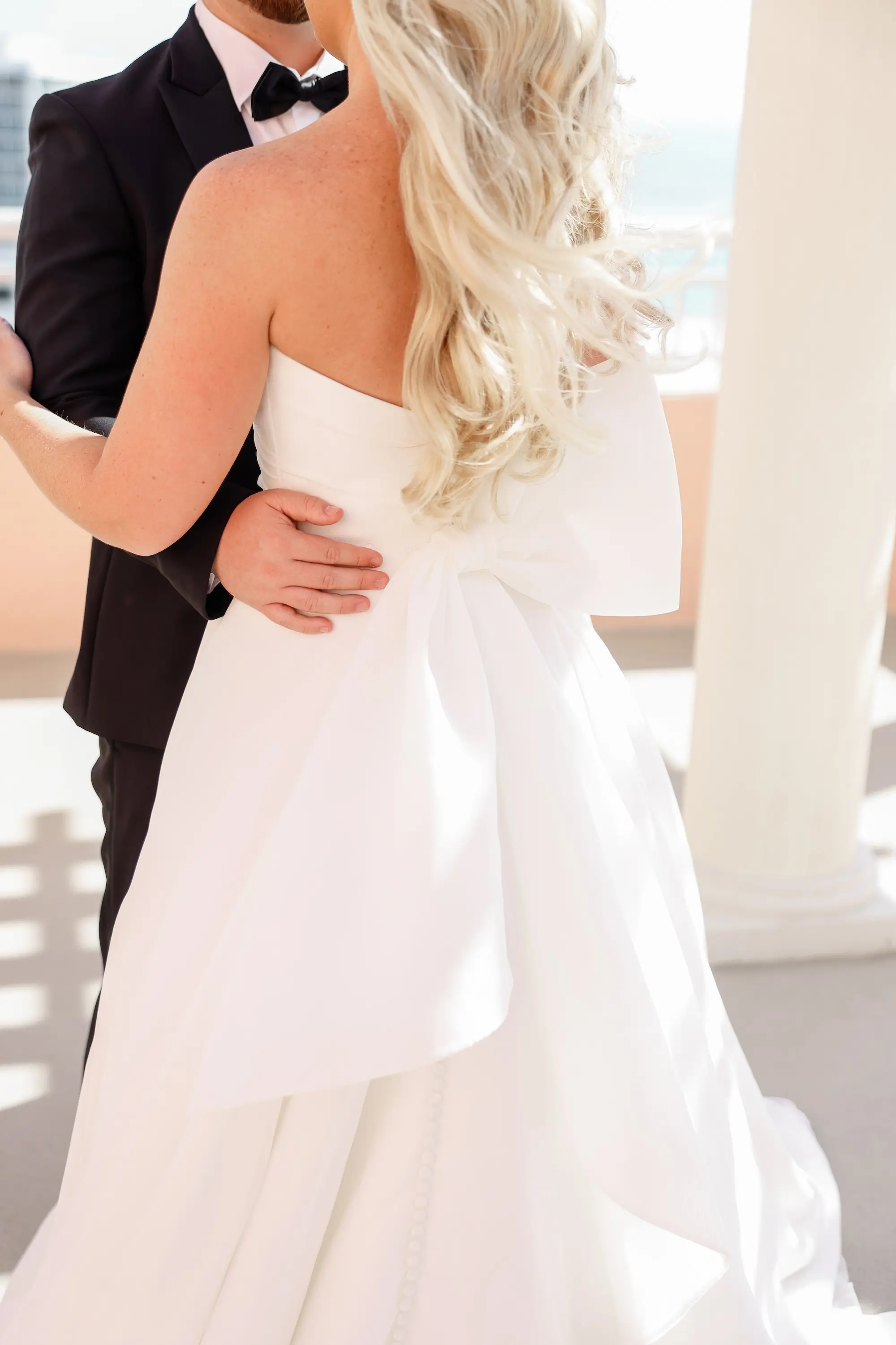 17Classic White Florida Wedding Ideas - Classic, White Rooftop Wedding | Hyatt Regency Clearwater Beach Bride and Groom Wedding Portrait | Tampa Bay Photographer Lifelong Photography Studio