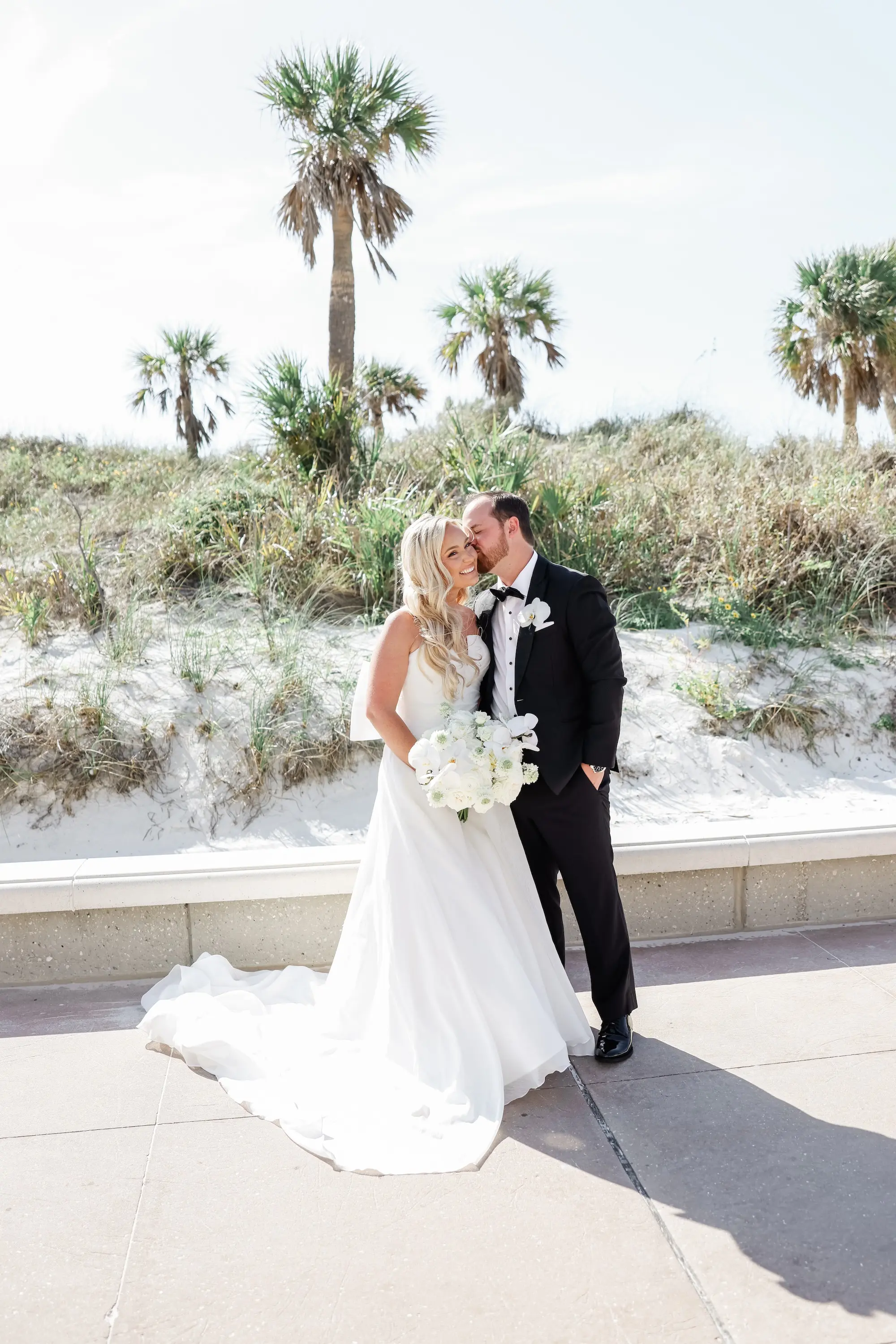 19Classic White Florida Wedding Ideas - Classic, White Rooftop Wedding | Hyatt Regency Clearwater Beach Bride and Groom Beach Wedding Portrait | Tampa Bay Photographer Lifelong Photography Studio