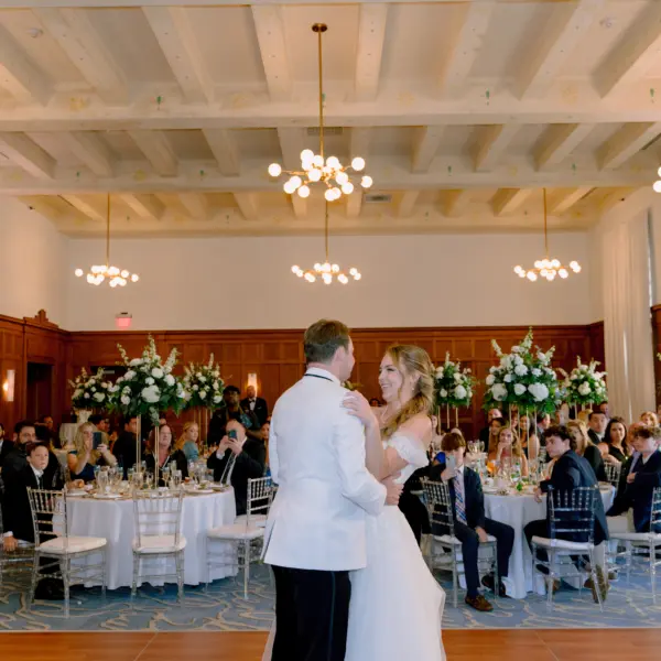 30Classic White Wedding Decor Ideas Tampa Venue Le Meriden - Classic, White Downtown Tampa Wedding | Le Méridien Bride and Groom First Dance Wedding Portrait | Tampa Bay DJ Grant Hemond and Associates