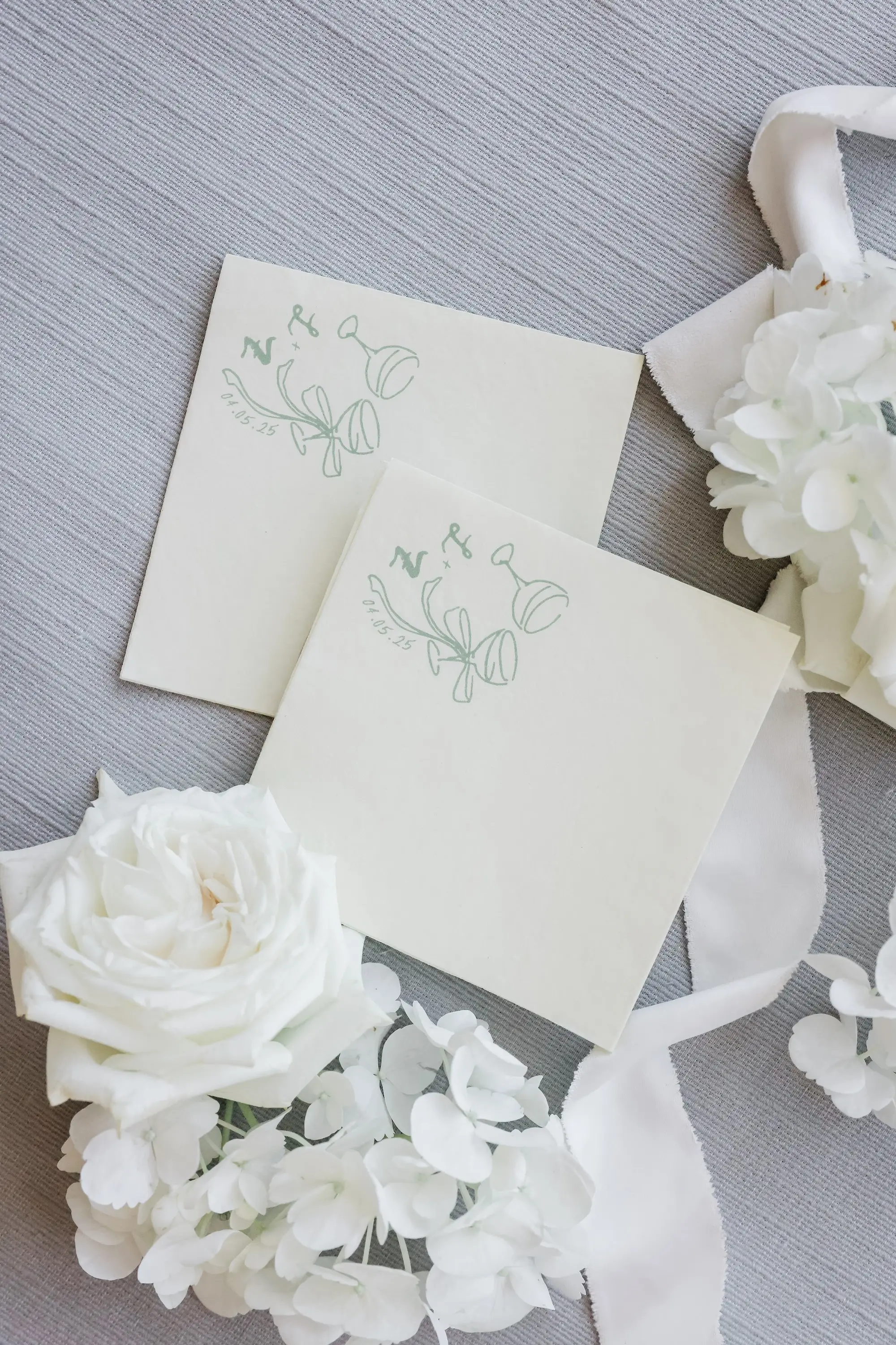 4Classic White Florida Wedding Ideas - Classic, White Rooftop Wedding | Hyatt Regency Clearwater Beach Elegant White Wedding Invitation Suite Inspiration | Tampa Bay Planner Planner Coastal Coordinating