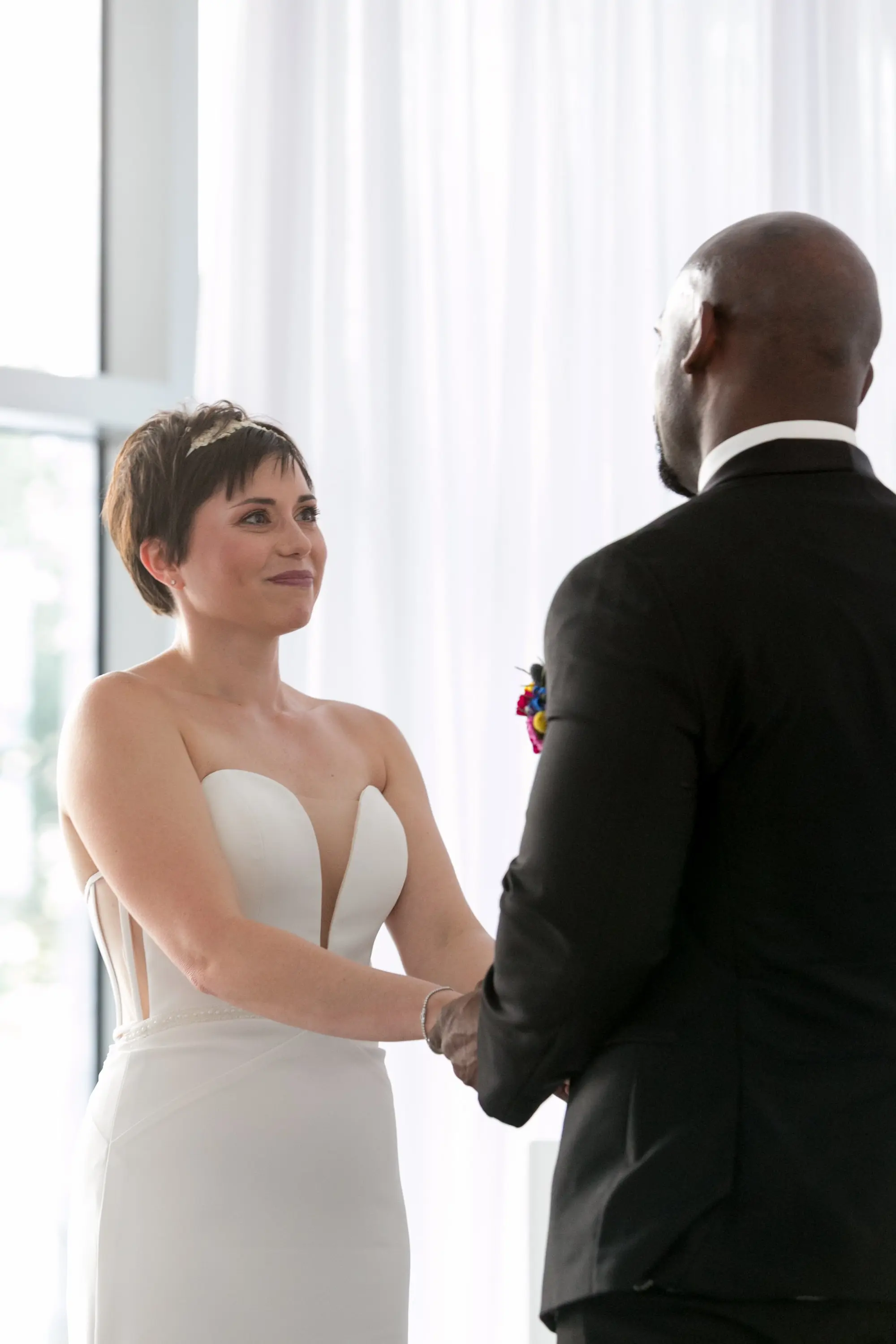 19Colorful Modern Yellow and Pink Wedding Ideas - Vibrant, Modern Gallery Wedding | Tampa Museum of Art Bride and Groom Wedding Ceremony Portrait