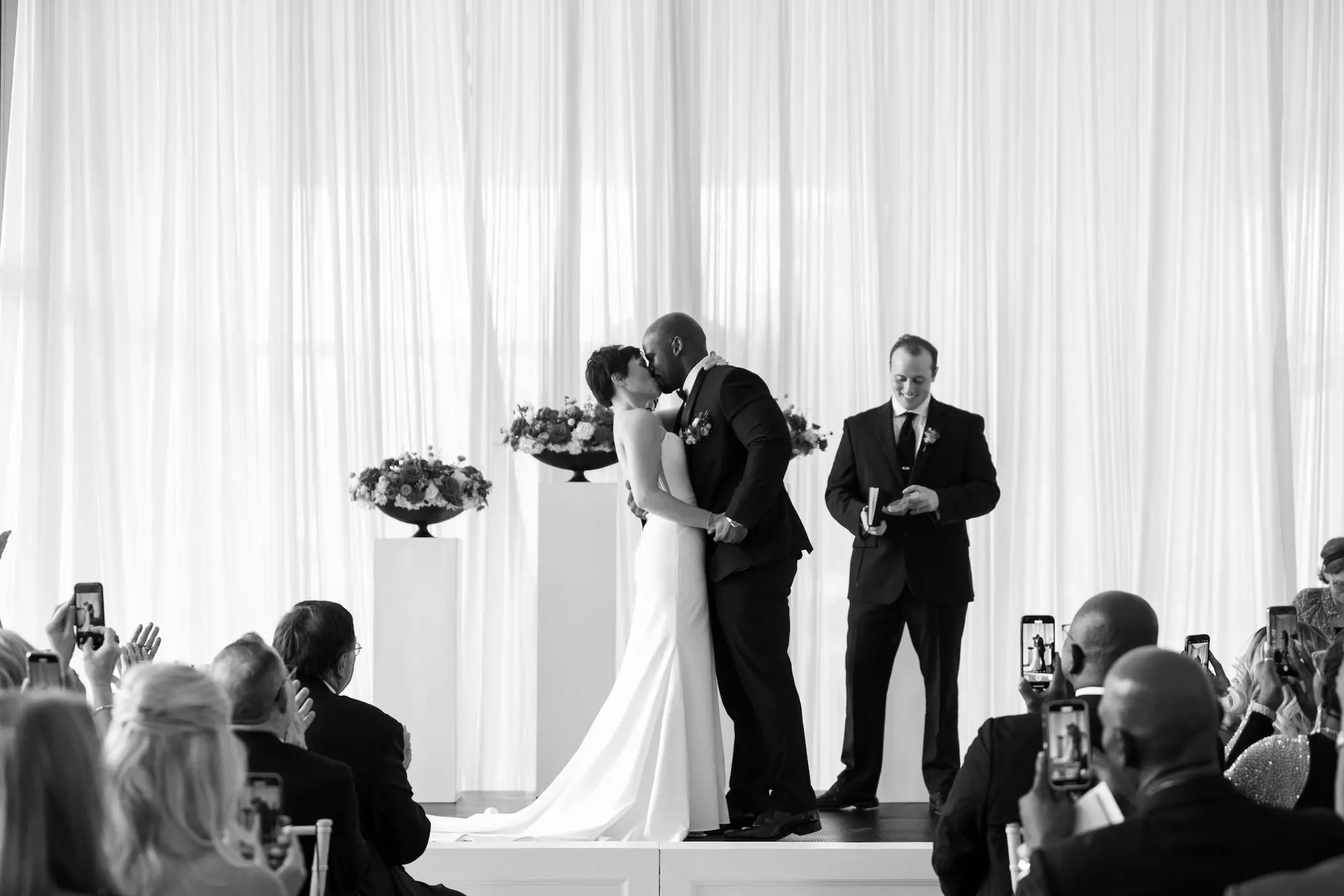 20Colorful Modern Yellow and Pink Wedding Ideas - Vibrant, Modern Gallery Wedding | Tampa Museum of Art Bride and Groom First Kiss Wedding Portrait | Tampa Bay Photographer Carrie Wildes Photography