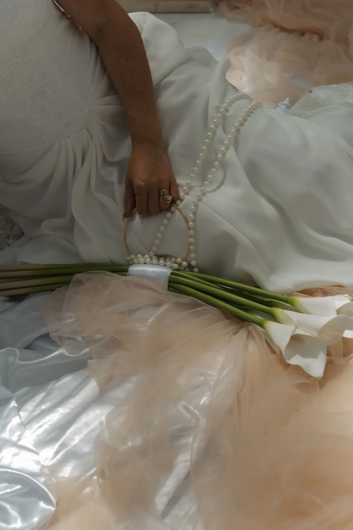 Calla Lily Purse Bridal Bouquet with Pearls | Moody Elegant Wedding Inspiration